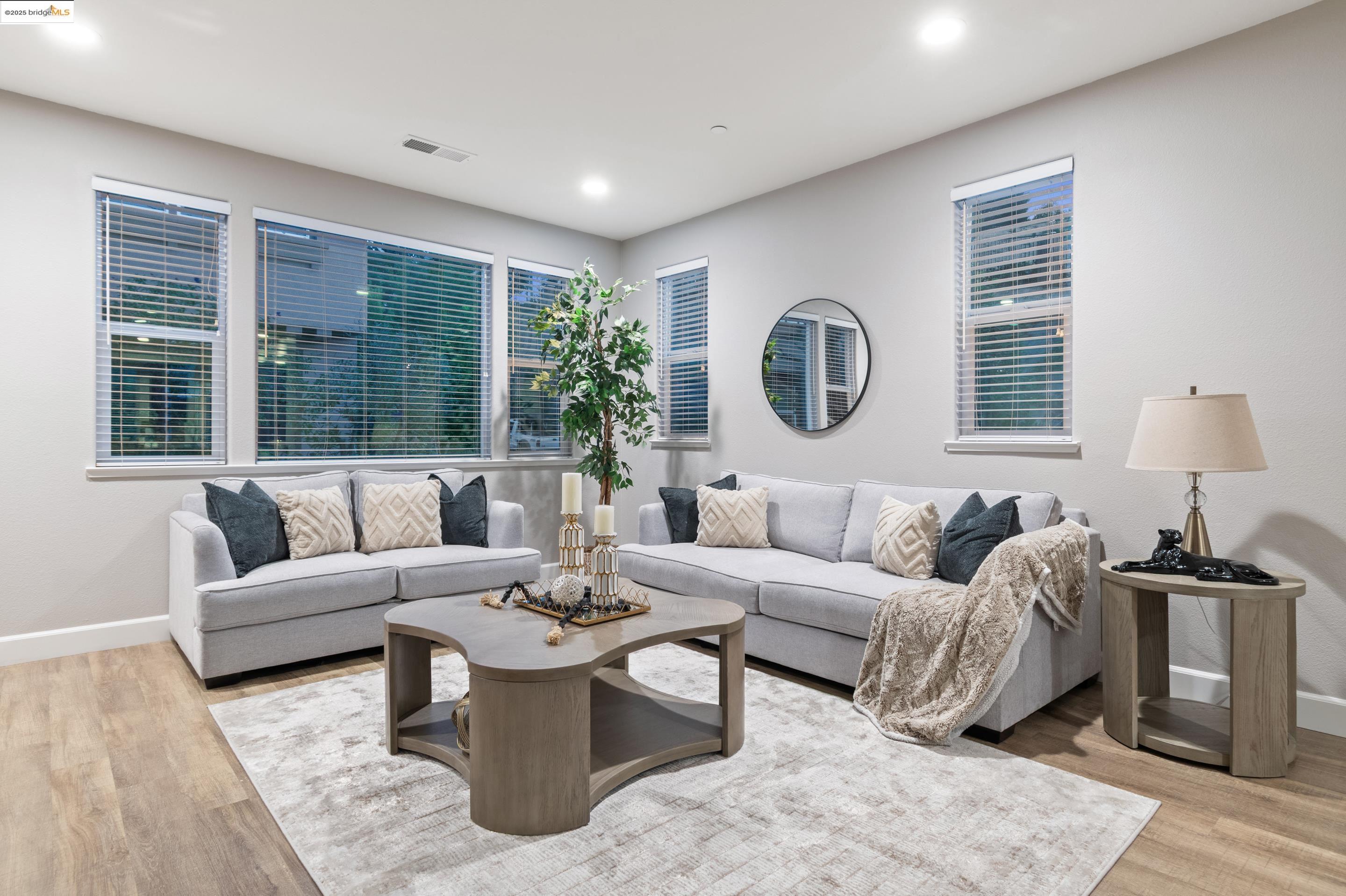 Detail Gallery Image 25 of 29 For 701 Tierney Pl, Martinez,  CA 94553 - 4 Beds | 3/1 Baths