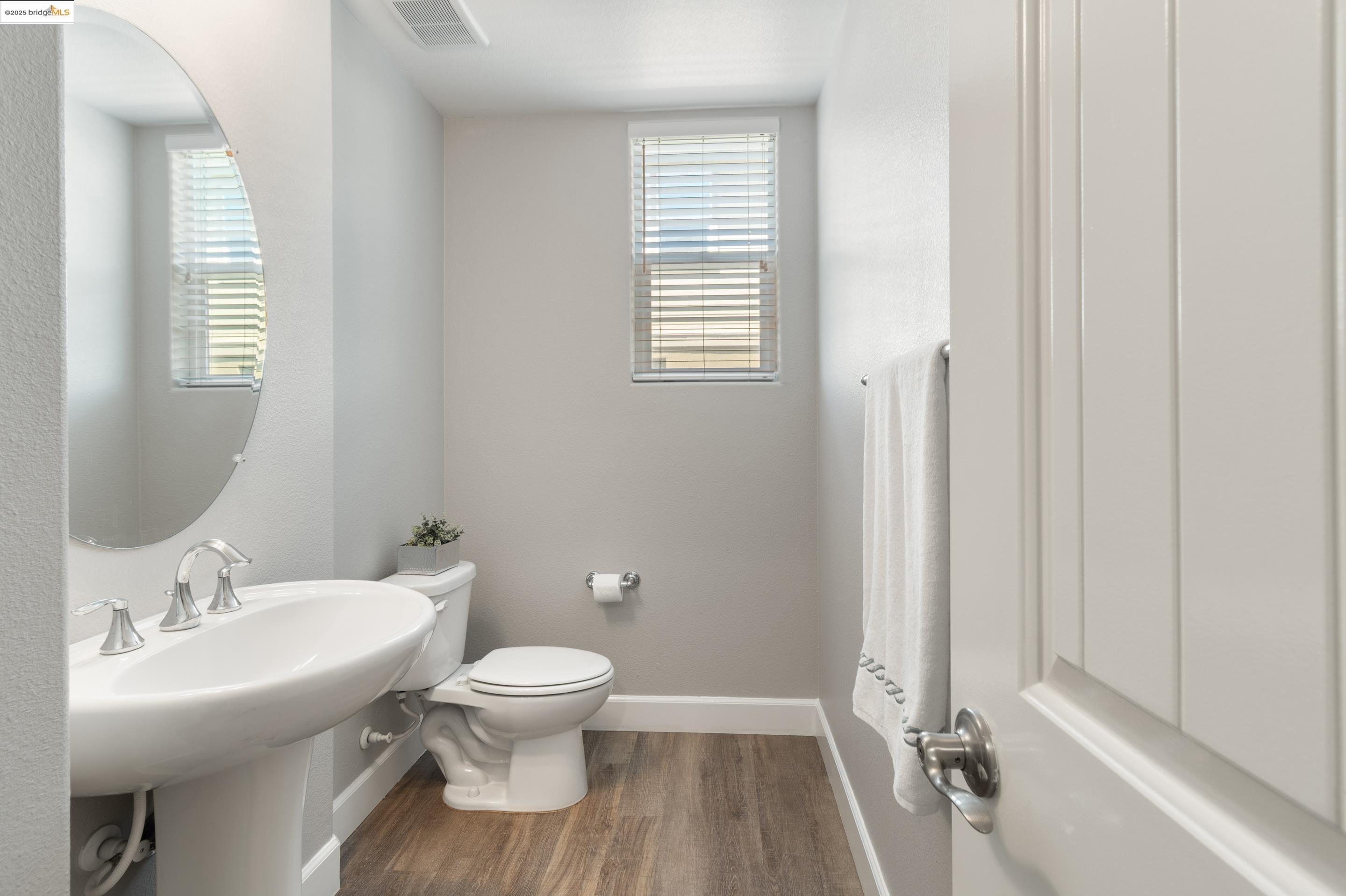 Detail Gallery Image 10 of 29 For 701 Tierney Pl, Martinez,  CA 94553 - 4 Beds | 3/1 Baths