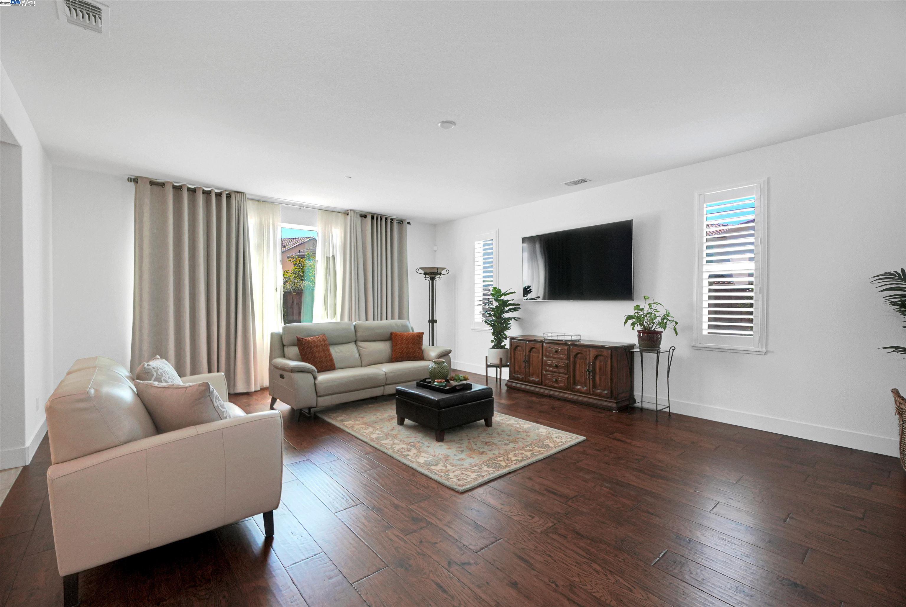 Detail Gallery Image 12 of 59 For 550 Gather Ct, Fairfield,  CA 94534 - 4 Beds | 3 Baths