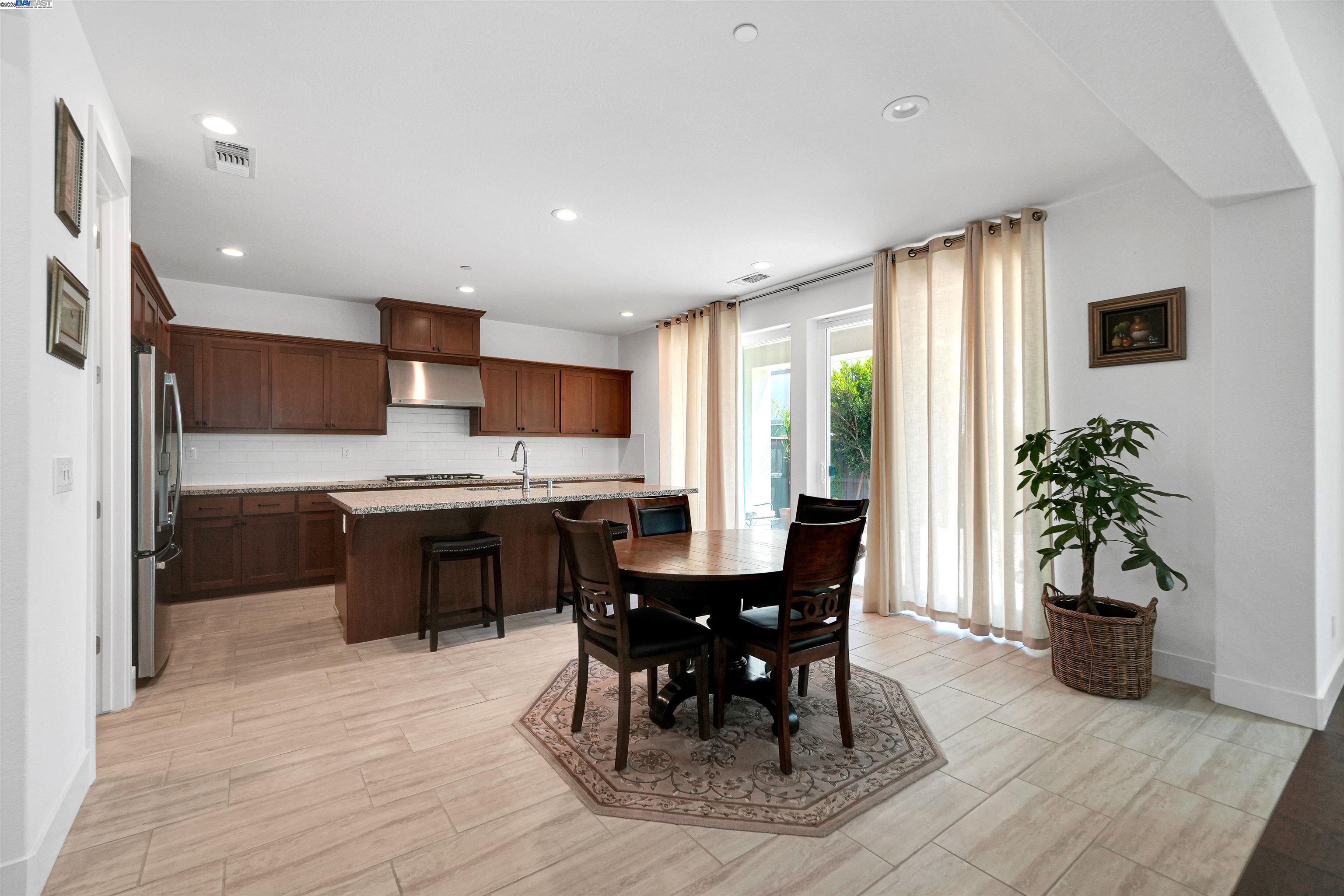 Detail Gallery Image 13 of 59 For 550 Gather Ct, Fairfield,  CA 94534 - 4 Beds | 3 Baths