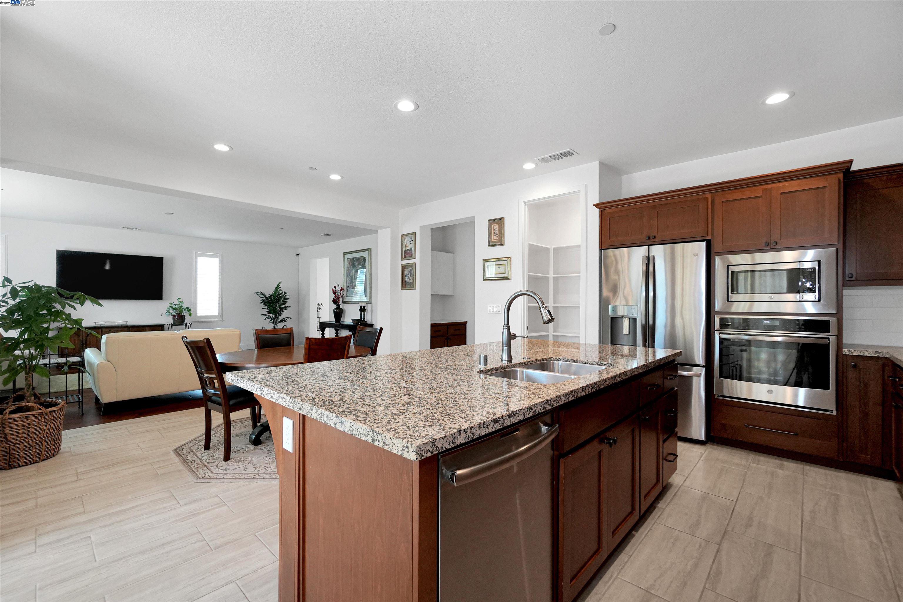 Detail Gallery Image 17 of 59 For 550 Gather Ct, Fairfield,  CA 94534 - 4 Beds | 3 Baths