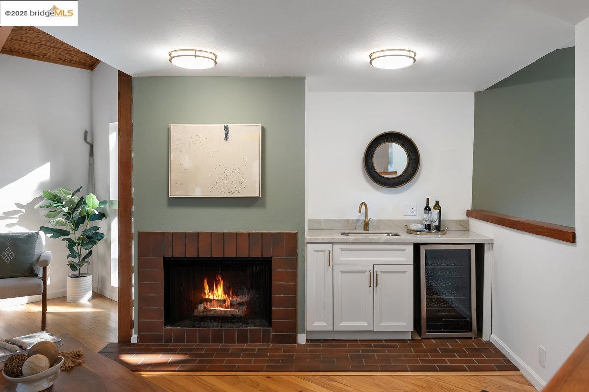 Detail Gallery Image 29 of 60 For 2112 Manzanita Dr, Oakland,  CA 94611 - 3 Beds | 2 Baths