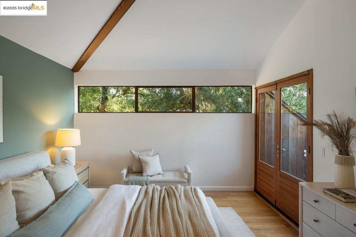 Detail Gallery Image 33 of 60 For 2112 Manzanita Dr, Oakland,  CA 94611 - 3 Beds | 2 Baths