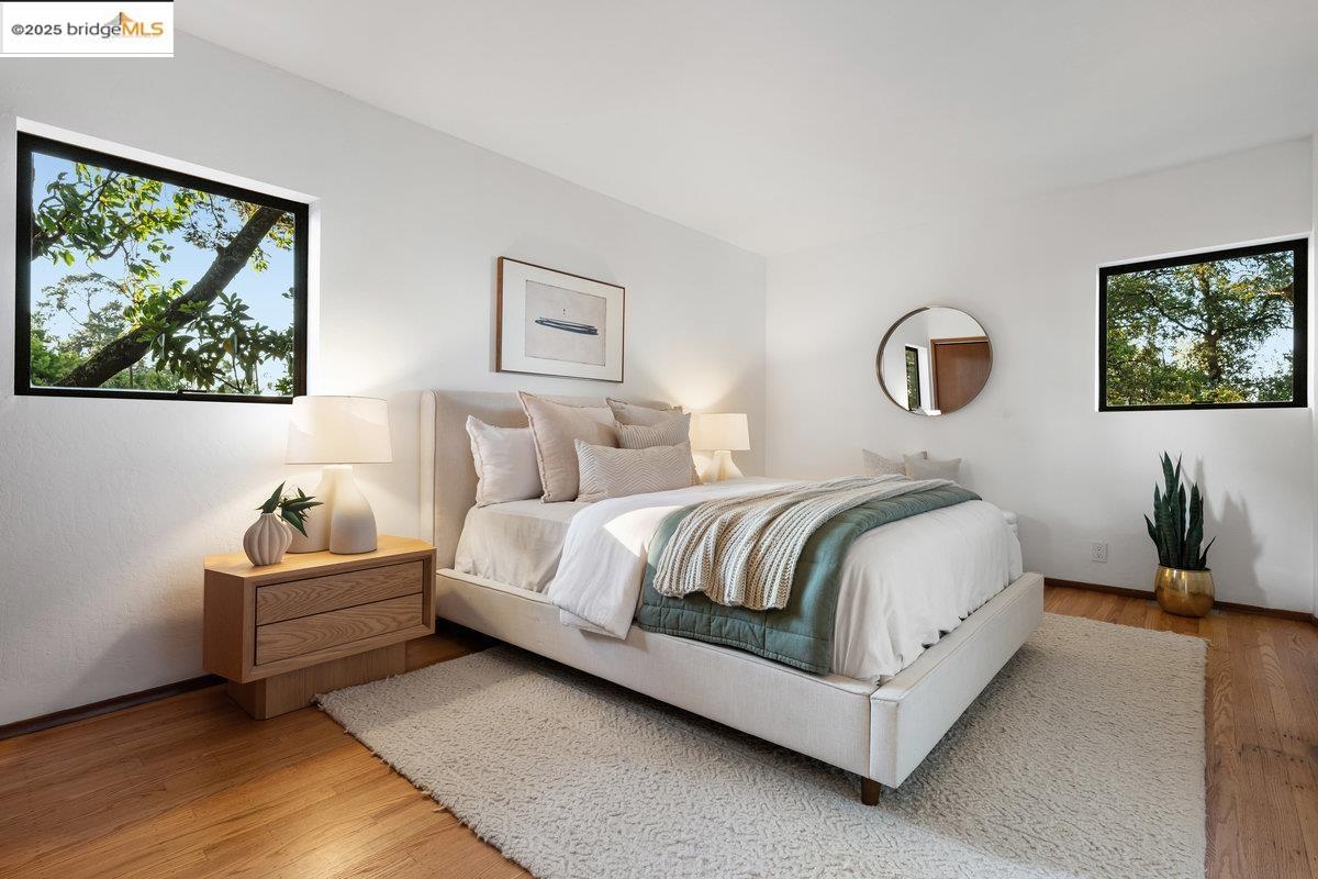 Detail Gallery Image 39 of 60 For 2112 Manzanita Dr, Oakland,  CA 94611 - 3 Beds | 2 Baths