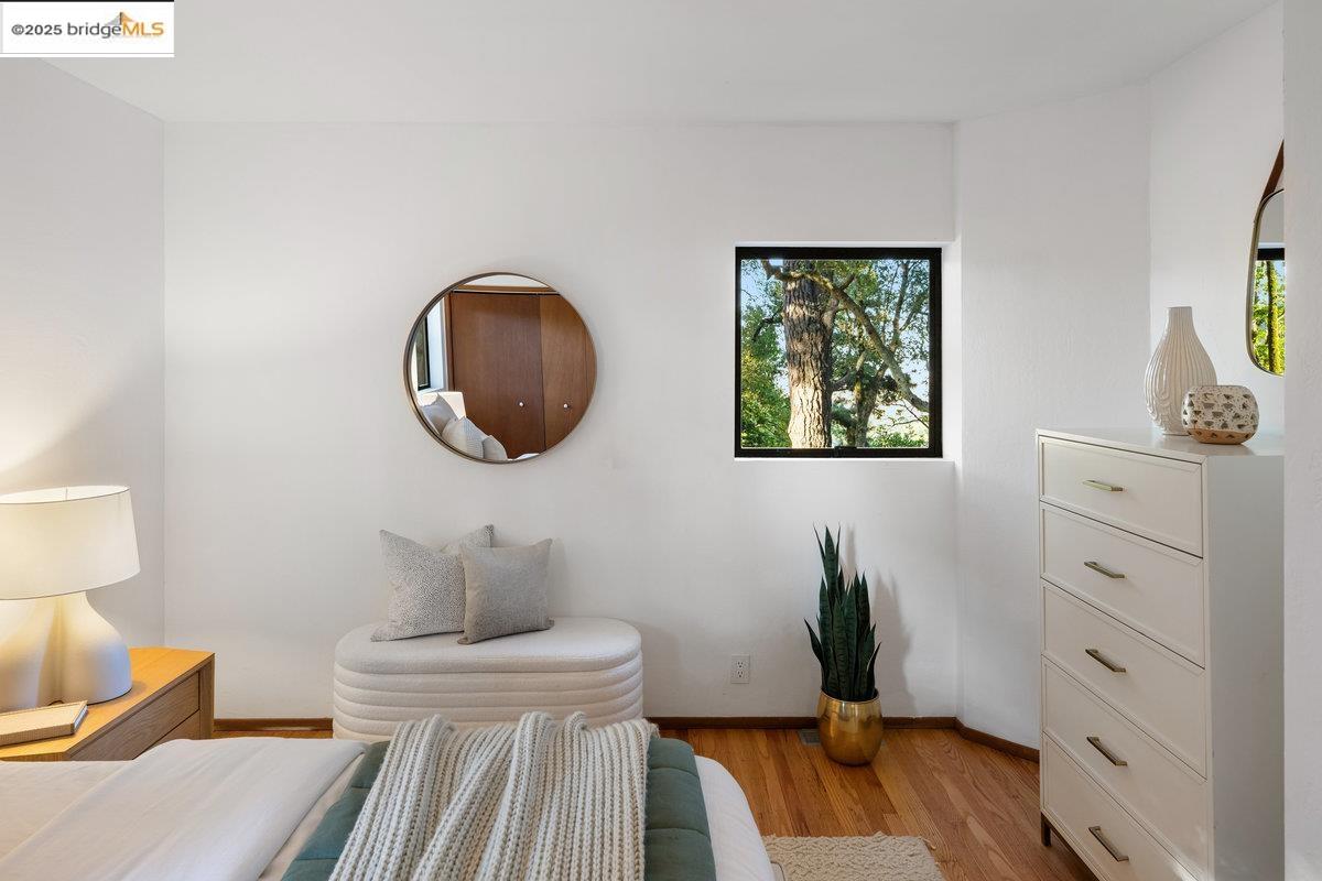 Detail Gallery Image 41 of 60 For 2112 Manzanita Dr, Oakland,  CA 94611 - 3 Beds | 2 Baths
