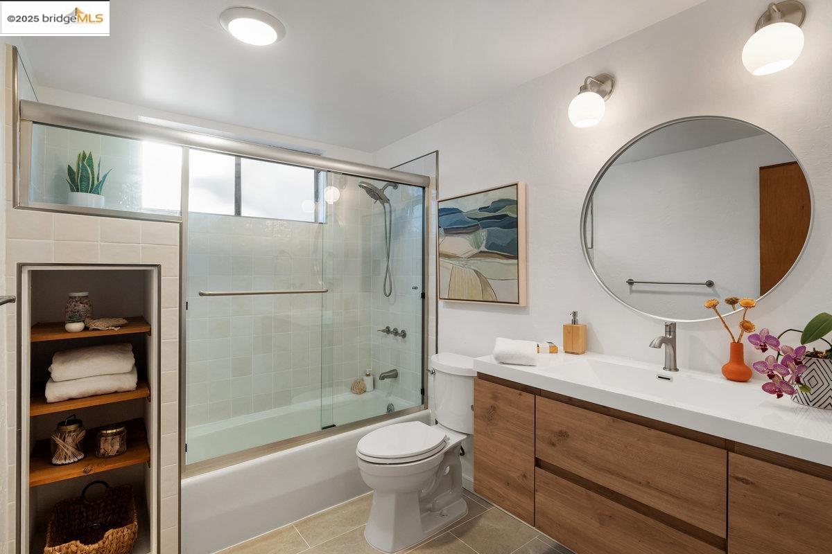 Detail Gallery Image 50 of 60 For 2112 Manzanita Dr, Oakland,  CA 94611 - 3 Beds | 2 Baths