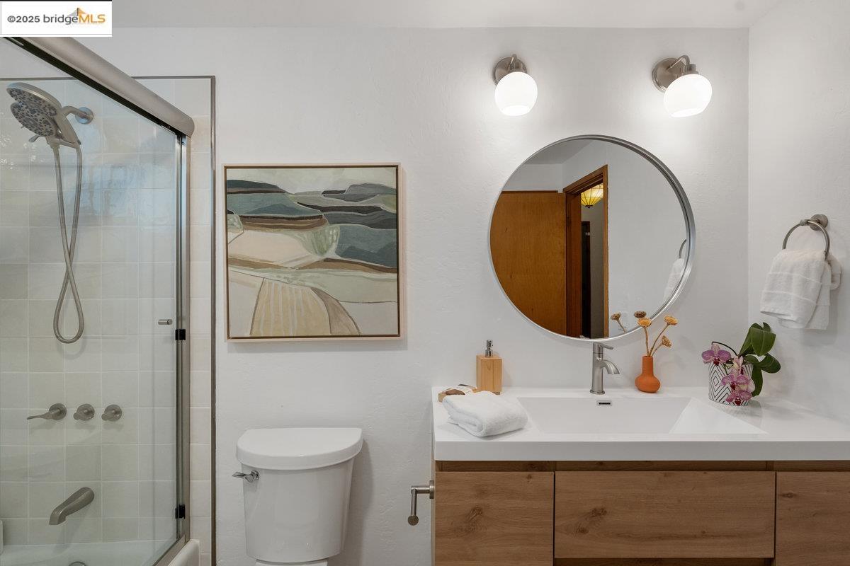 Detail Gallery Image 51 of 60 For 2112 Manzanita Dr, Oakland,  CA 94611 - 3 Beds | 2 Baths