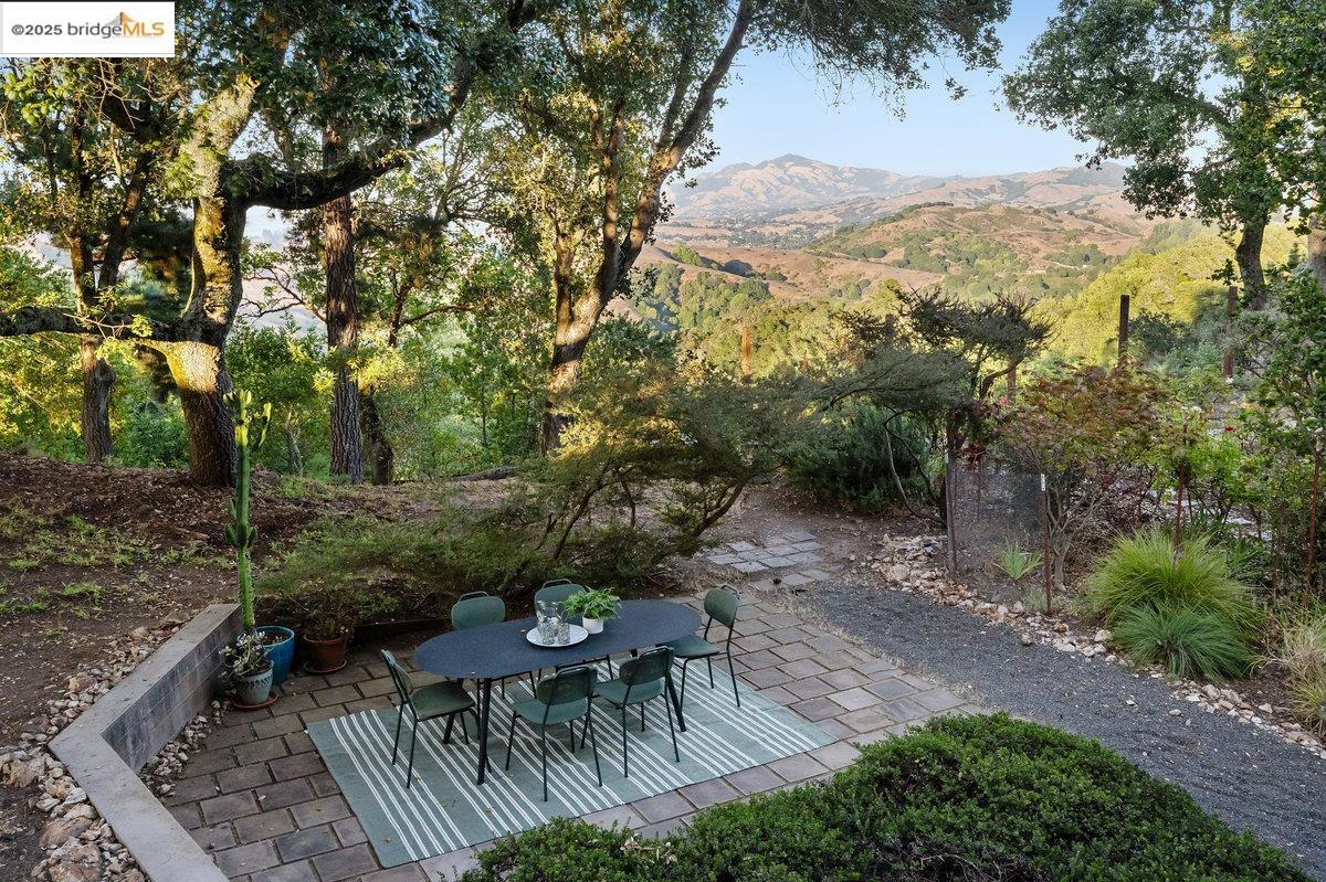 Detail Gallery Image 55 of 60 For 2112 Manzanita Dr, Oakland,  CA 94611 - 3 Beds | 2 Baths