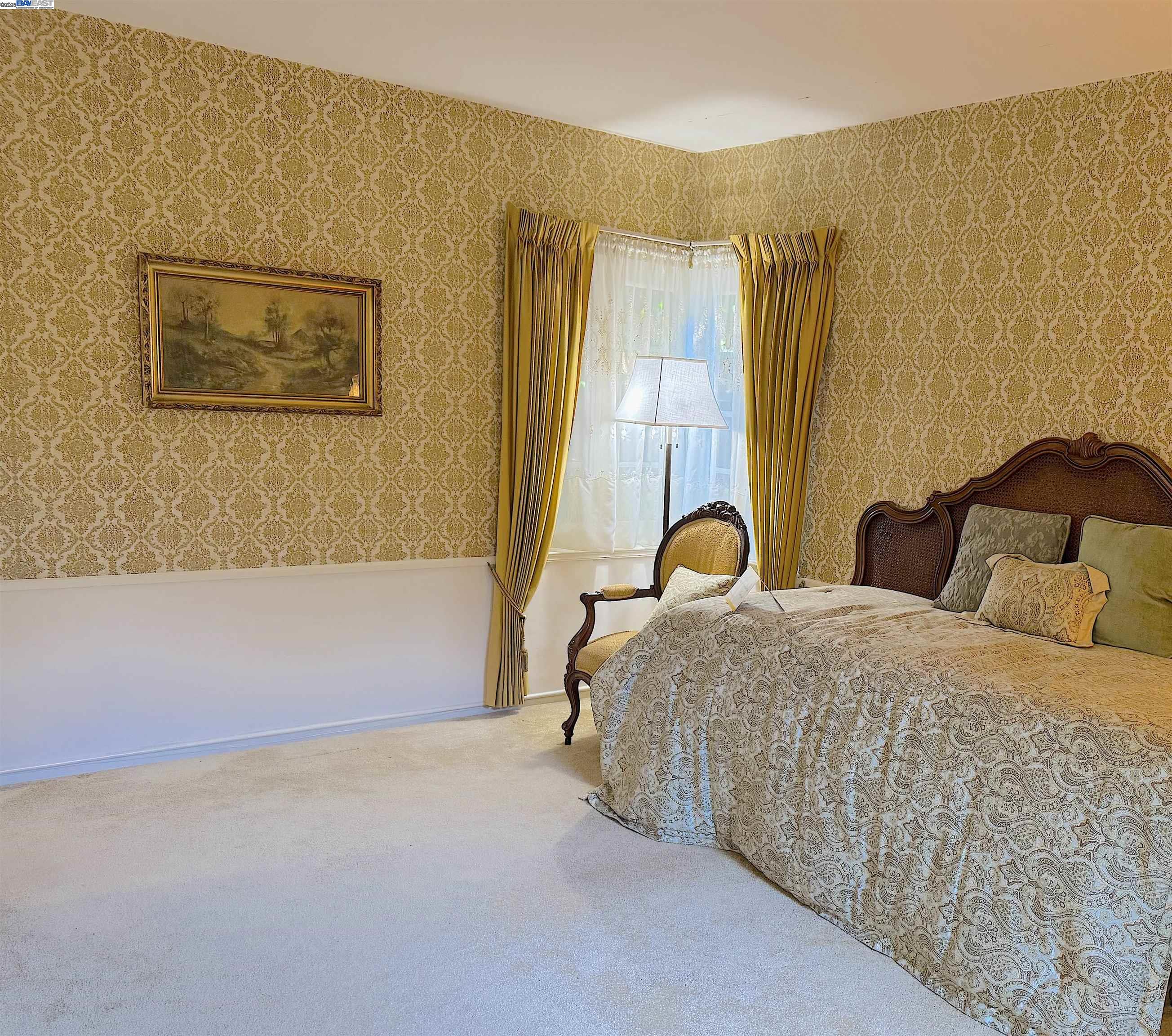 Detail Gallery Image 16 of 34 For 2863 Burton Dr, Oakland,  CA 94611 - 2 Beds | 1/1 Baths