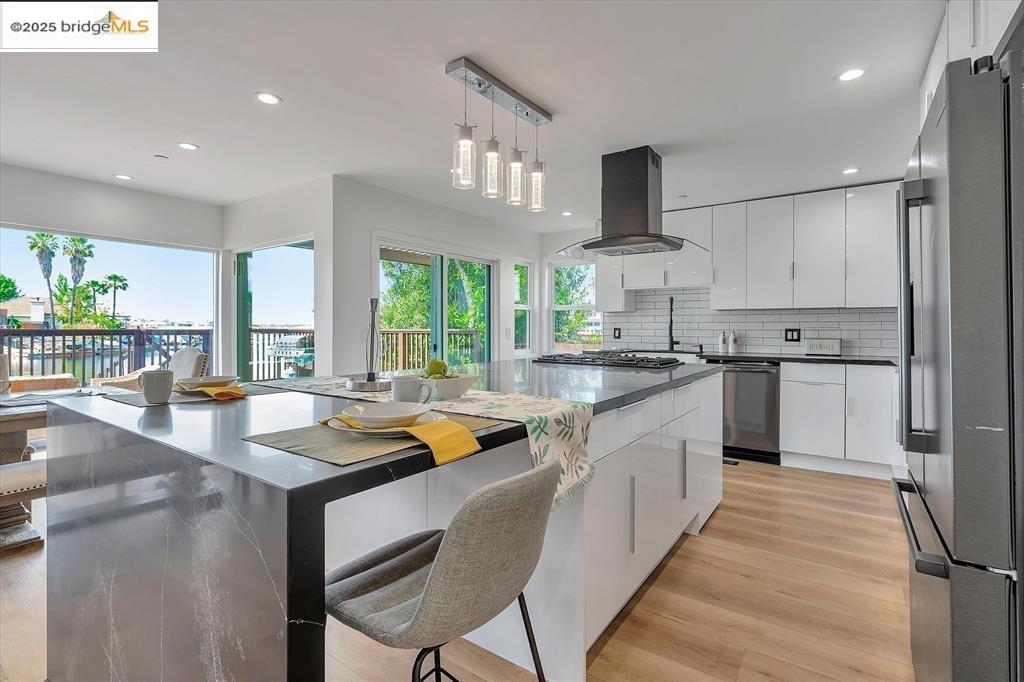 Detail Gallery Image 10 of 34 For 1642 Dune Point Ct, Discovery Bay,  CA 94505 - 6 Beds | 4/1 Baths