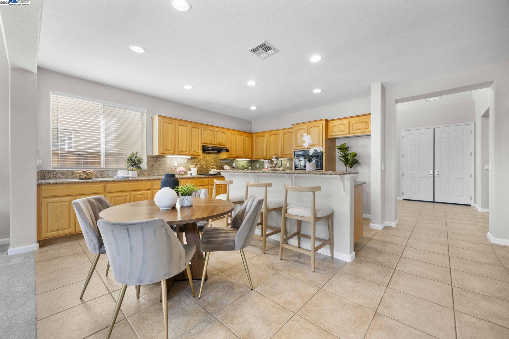 Detail Gallery Image 14 of 59 For 3507 Keystone Loop, Discovery Bay,  CA 94505 - 4 Beds | 2/1 Baths