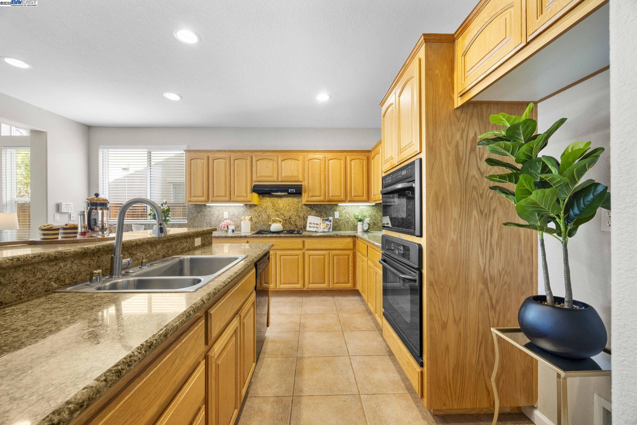 Detail Gallery Image 16 of 59 For 3507 Keystone Loop, Discovery Bay,  CA 94505 - 4 Beds | 2/1 Baths