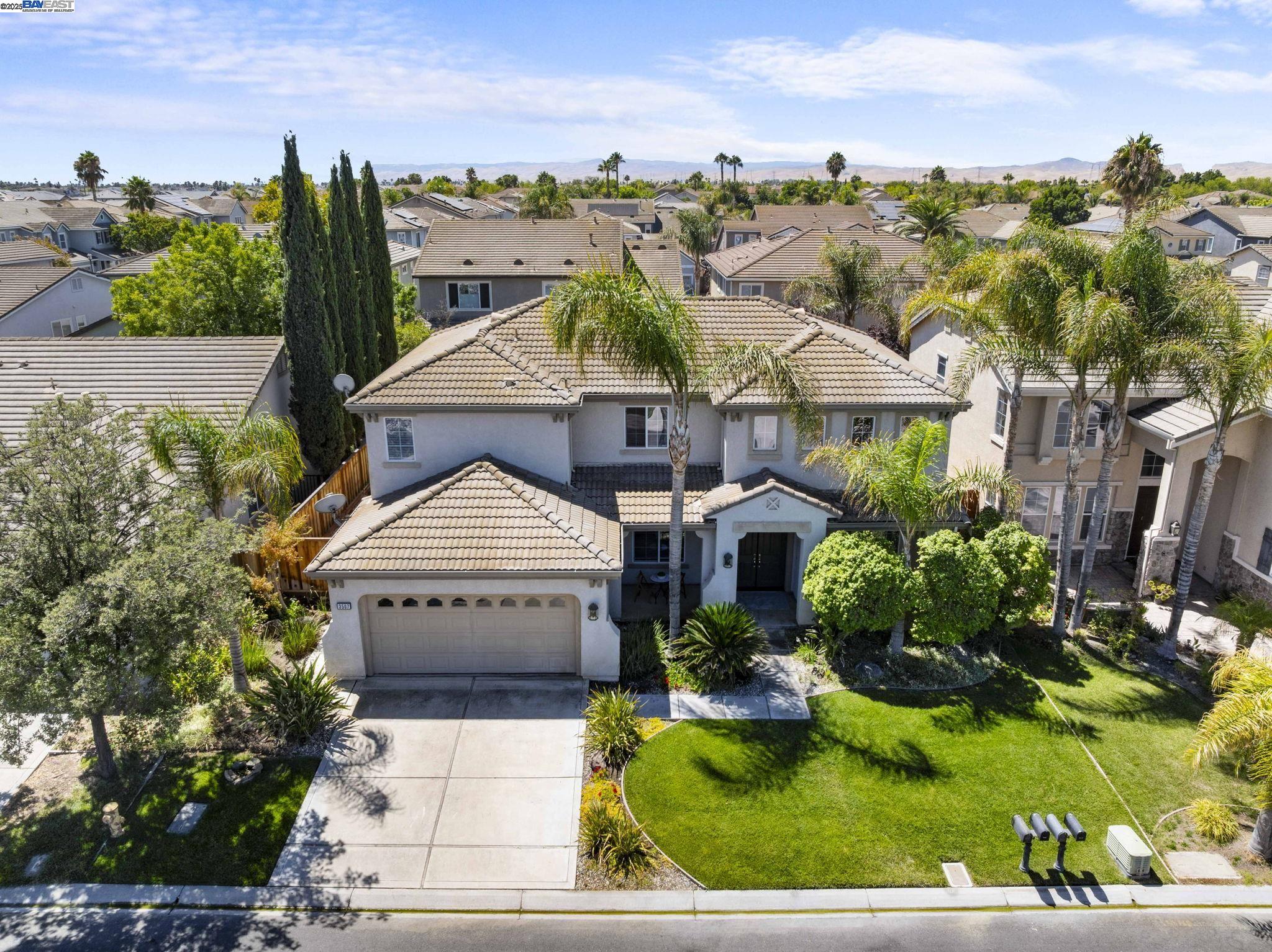 Detail Gallery Image 4 of 59 For 3507 Keystone Loop, Discovery Bay,  CA 94505 - 4 Beds | 2/1 Baths
