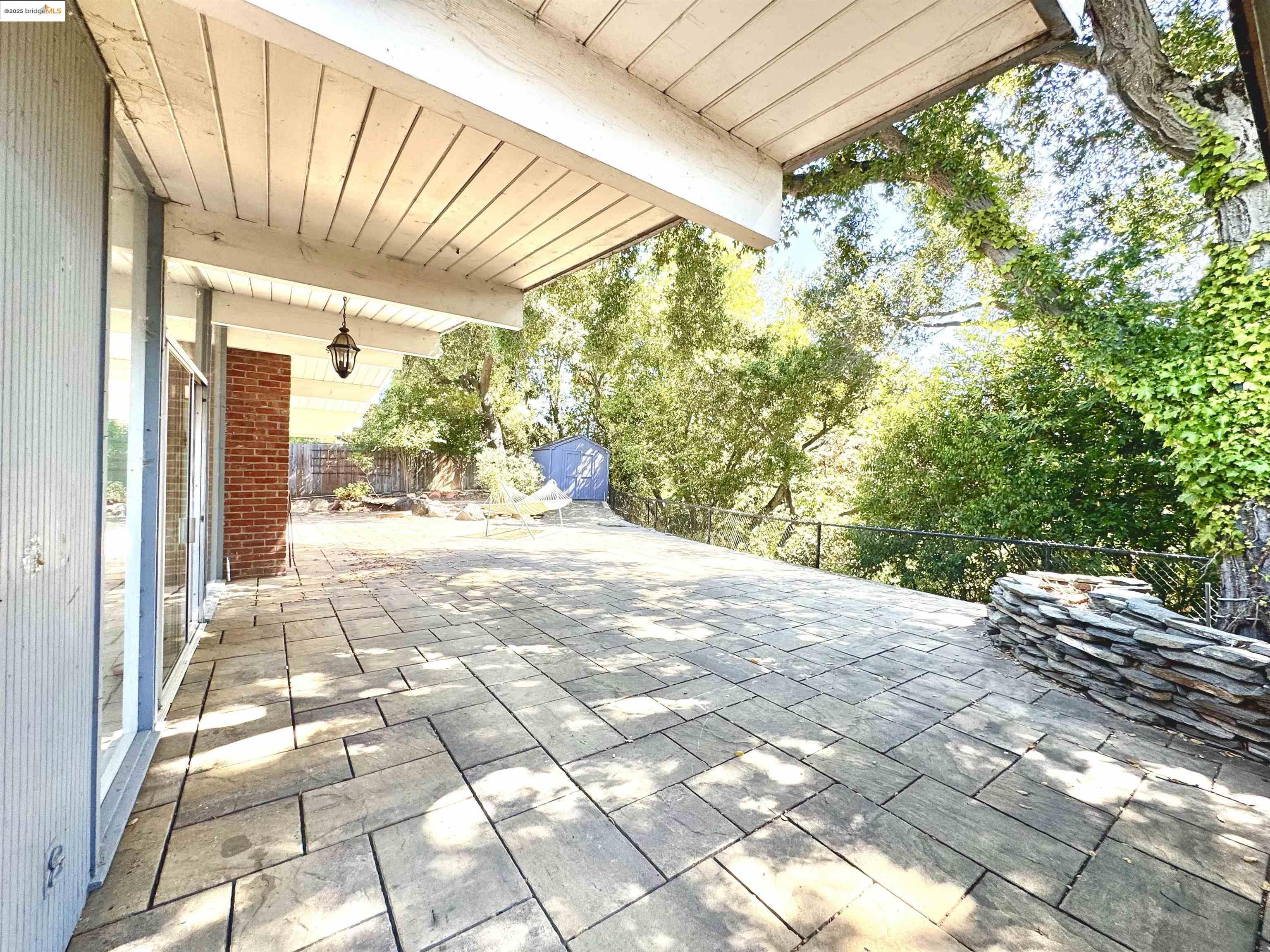 Detail Gallery Image 15 of 24 For 5667 Greenridge Rd, Castro Valley,  CA 94552 - 4 Beds | 2 Baths