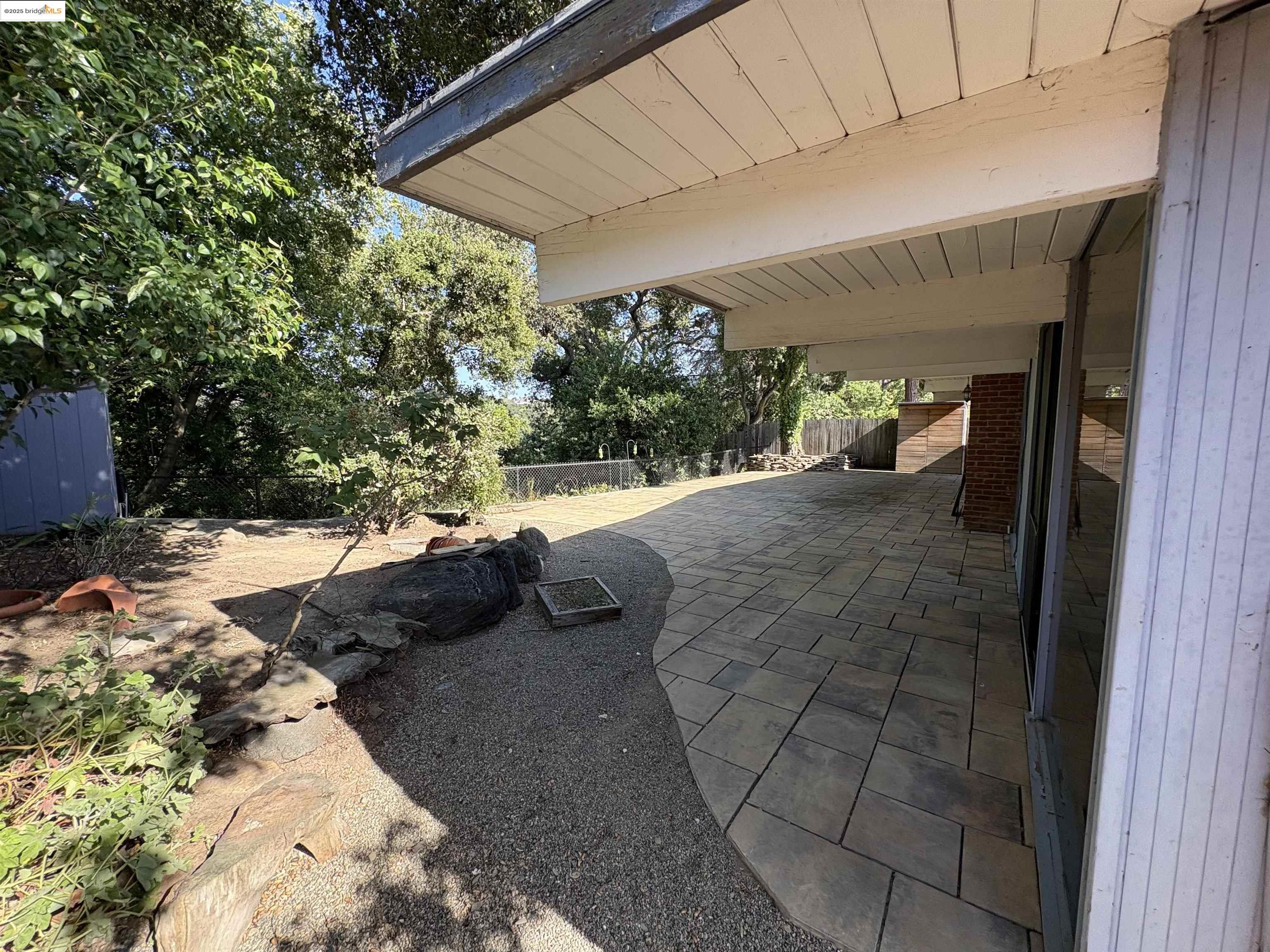 Detail Gallery Image 17 of 24 For 5667 Greenridge Rd, Castro Valley,  CA 94552 - 4 Beds | 2 Baths