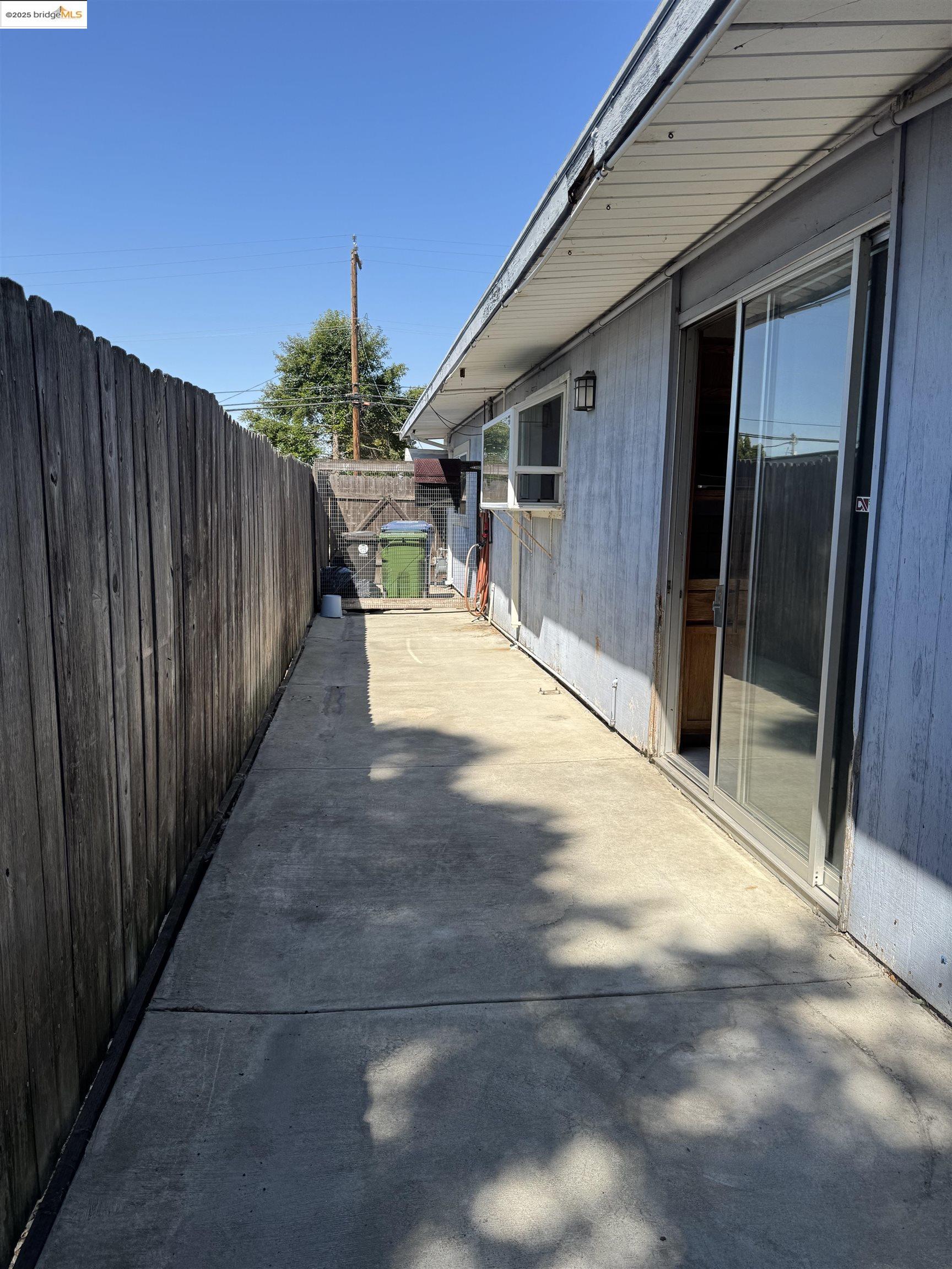 Detail Gallery Image 21 of 24 For 5667 Greenridge Rd, Castro Valley,  CA 94552 - 4 Beds | 2 Baths