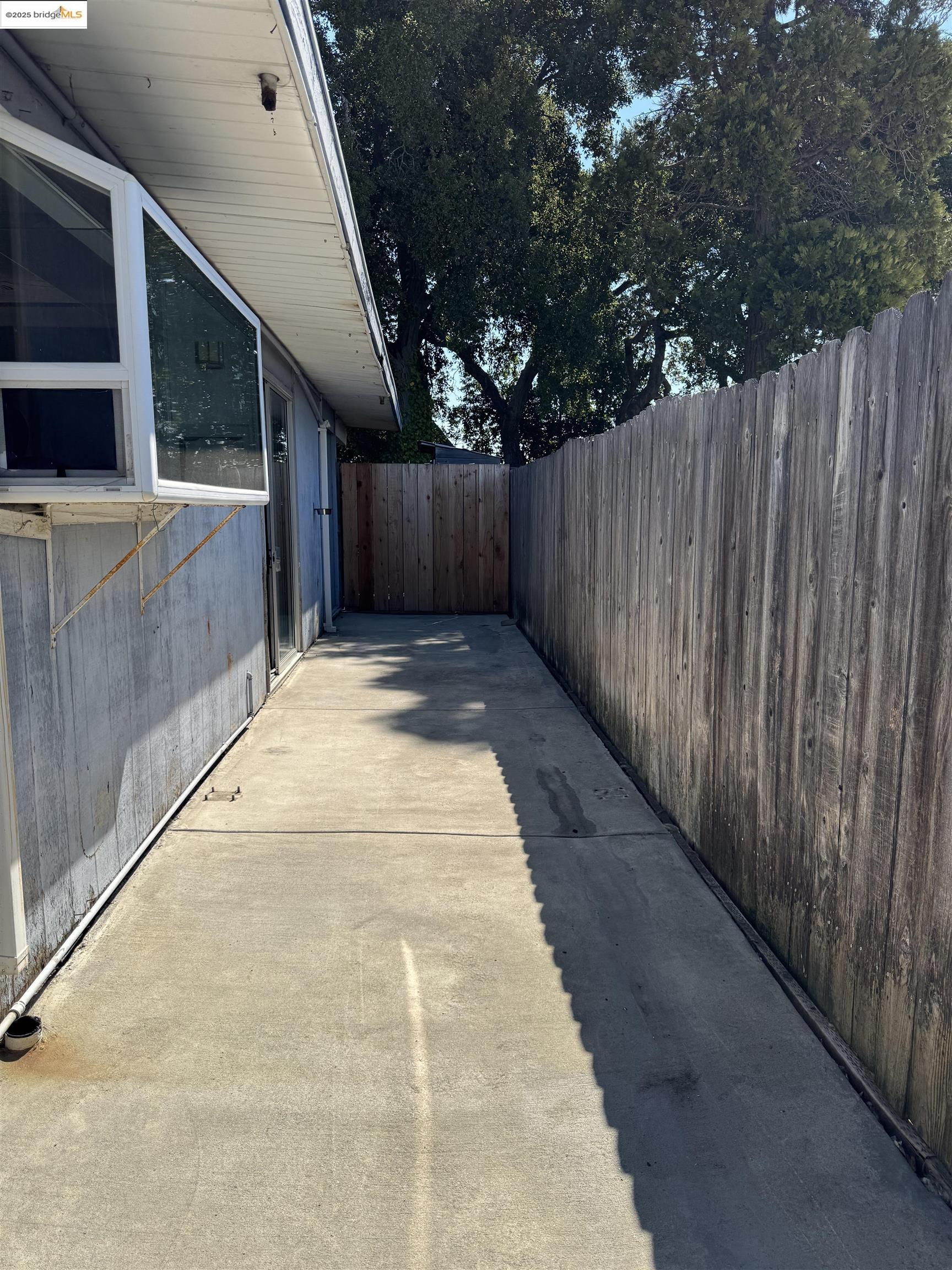 Detail Gallery Image 22 of 24 For 5667 Greenridge Rd, Castro Valley,  CA 94552 - 4 Beds | 2 Baths