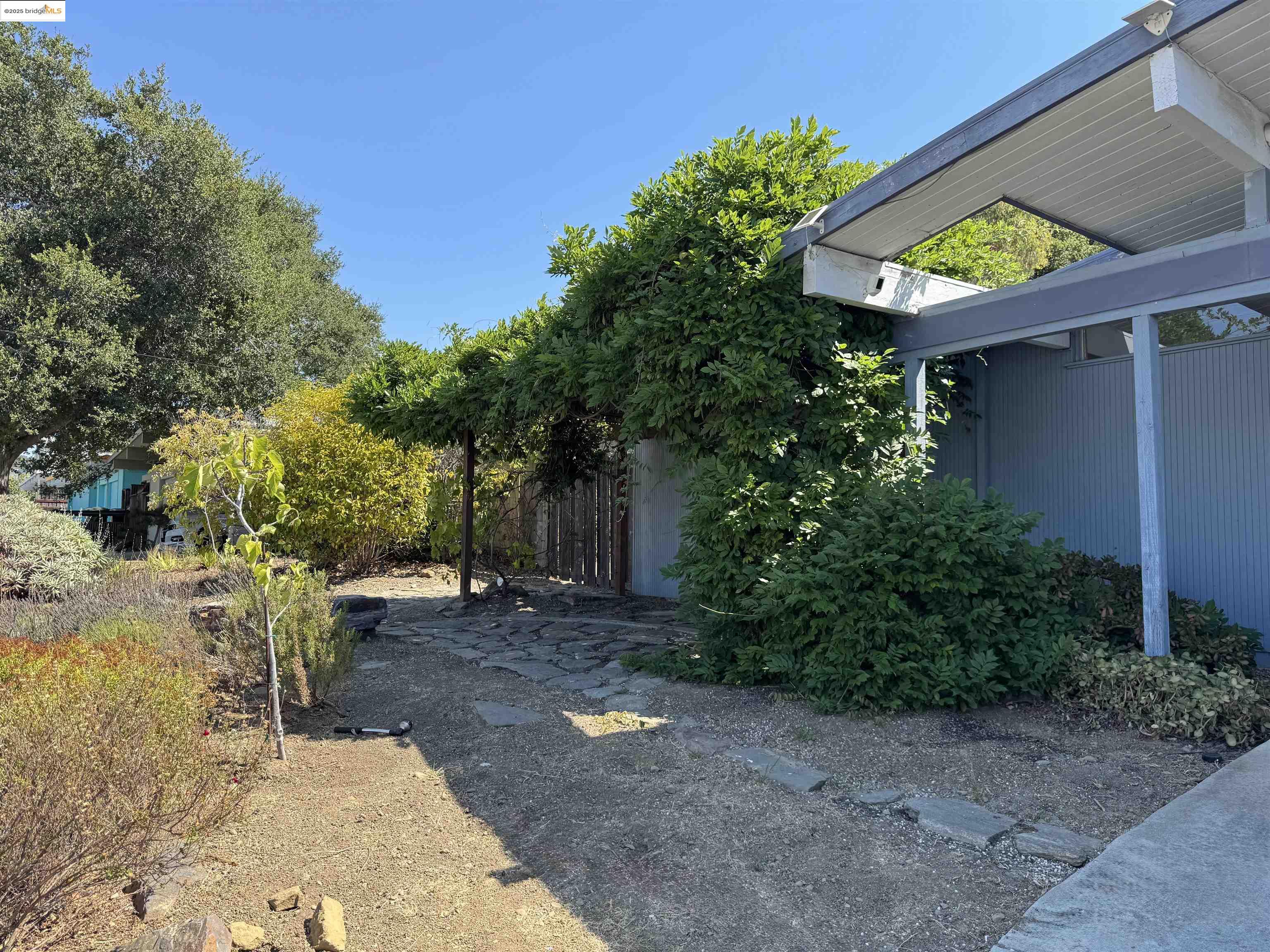 Detail Gallery Image 24 of 24 For 5667 Greenridge Rd, Castro Valley,  CA 94552 - 4 Beds | 2 Baths