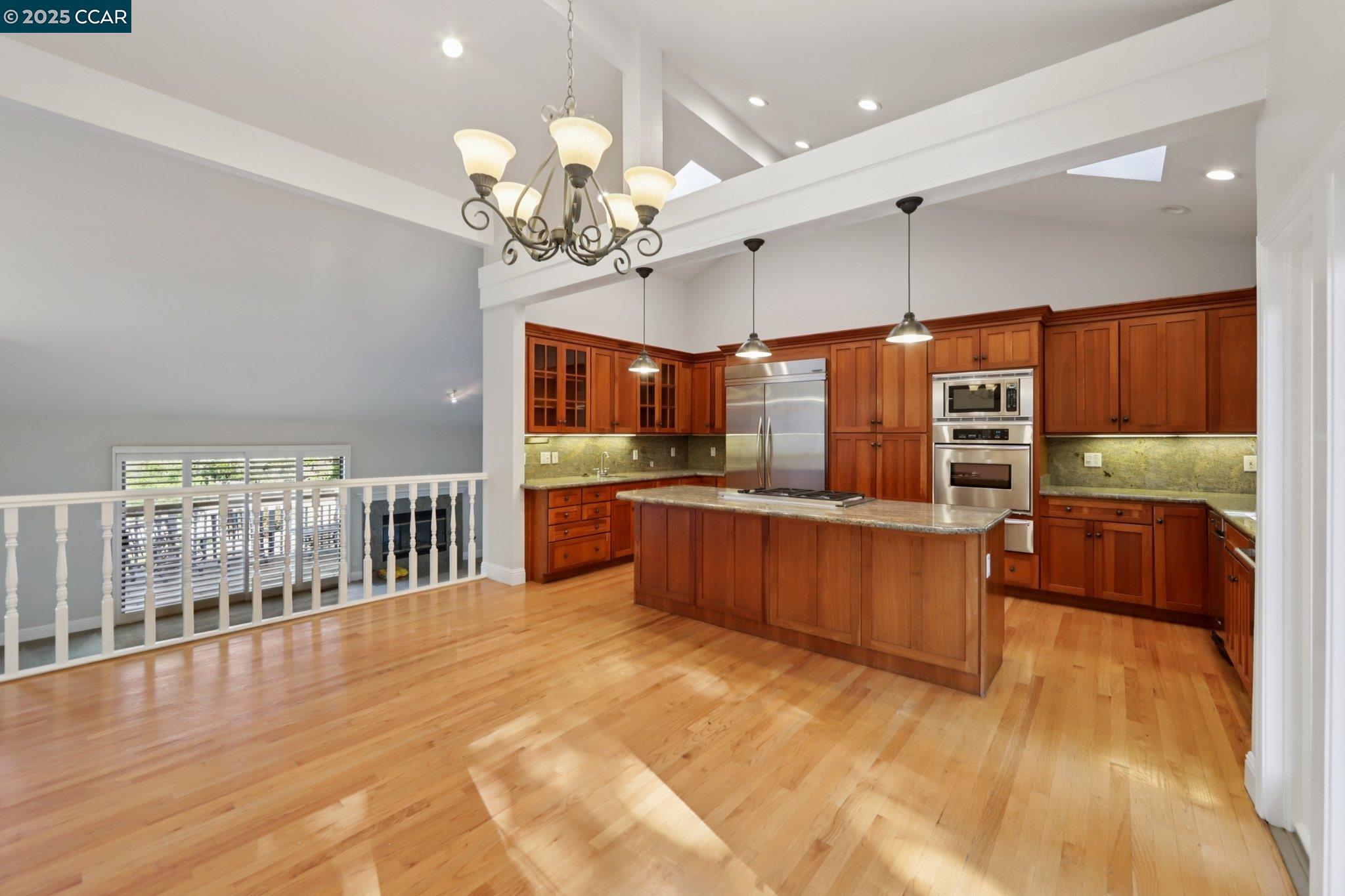 Detail Gallery Image 13 of 52 For 20 Broadmoor St, Moraga,  CA 94556 - 2 Beds | 2 Baths