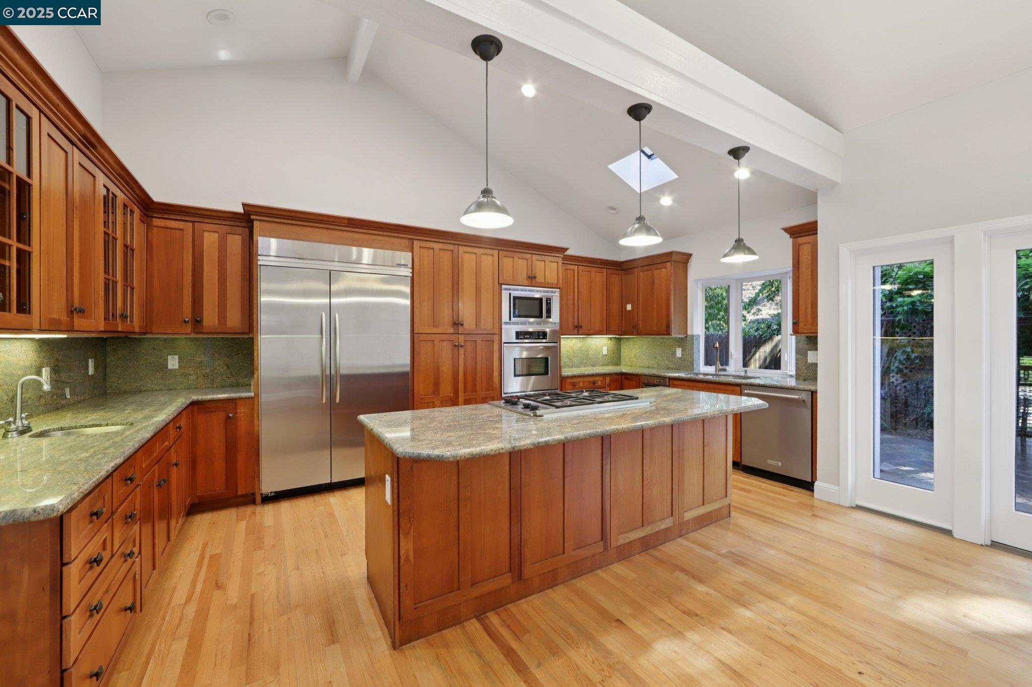 Detail Gallery Image 14 of 52 For 20 Broadmoor St, Moraga,  CA 94556 - 2 Beds | 2 Baths