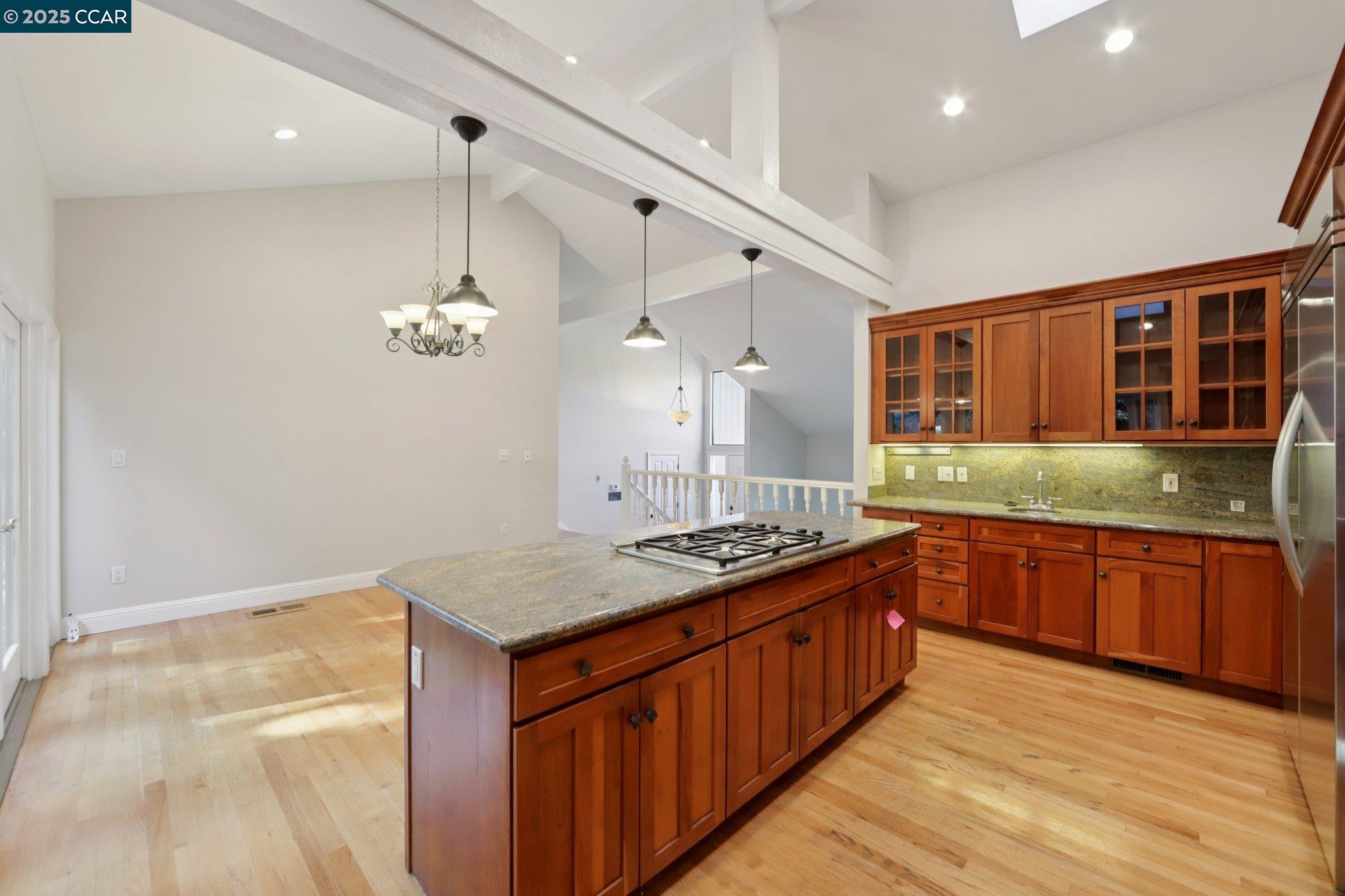 Detail Gallery Image 15 of 52 For 20 Broadmoor St, Moraga,  CA 94556 - 2 Beds | 2 Baths