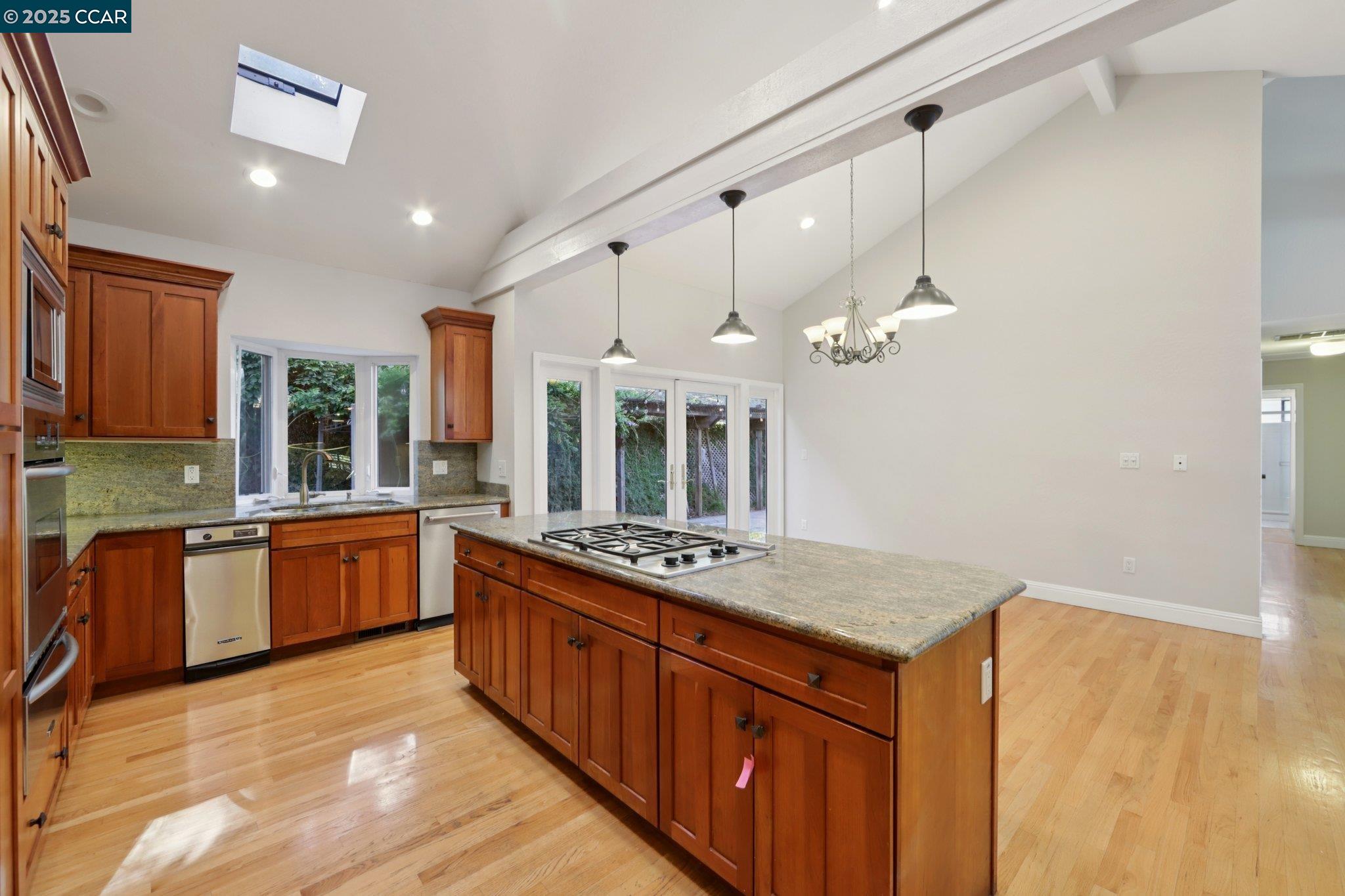Detail Gallery Image 17 of 52 For 20 Broadmoor St, Moraga,  CA 94556 - 2 Beds | 2 Baths