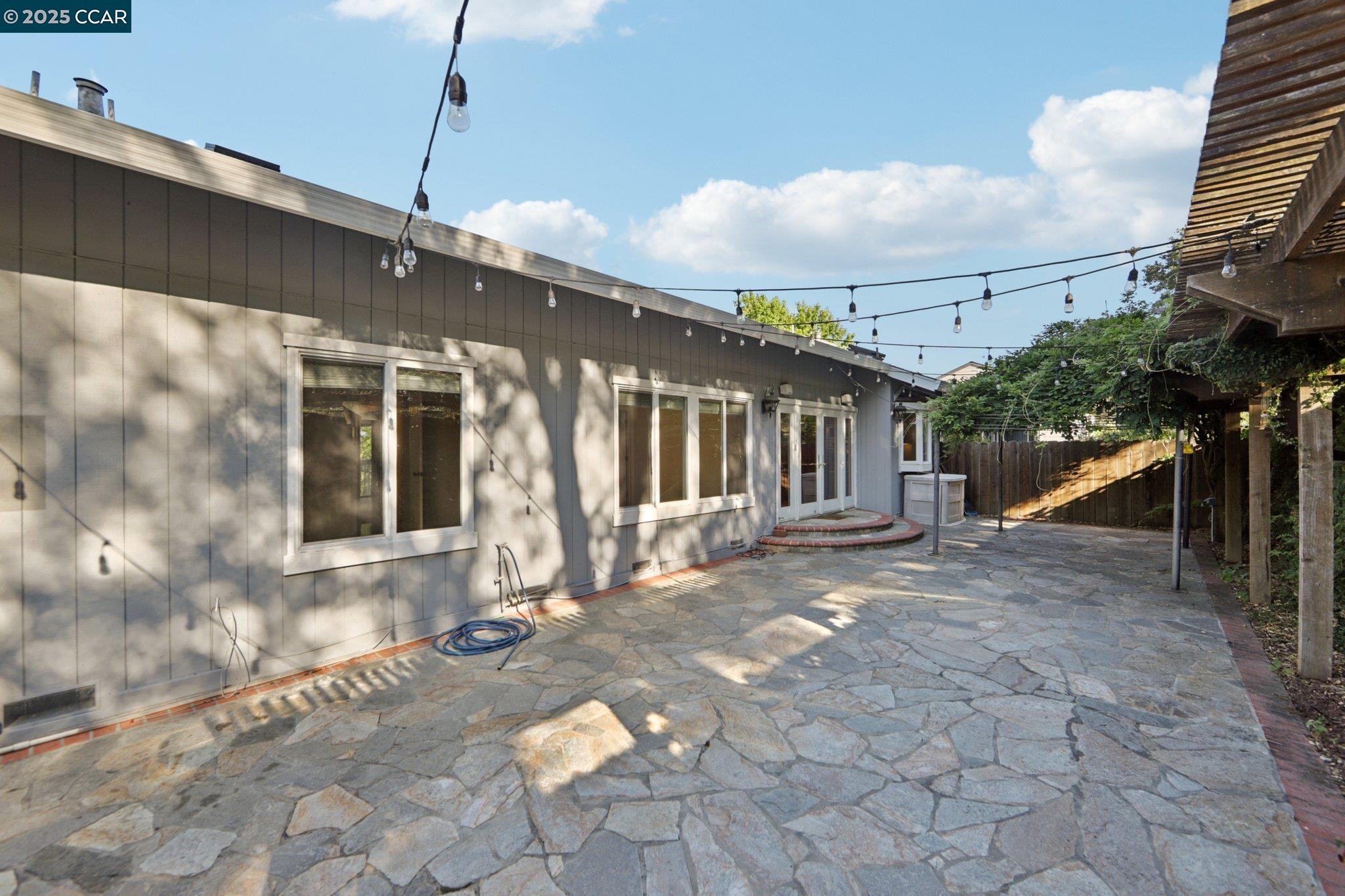 Detail Gallery Image 32 of 52 For 20 Broadmoor St, Moraga,  CA 94556 - 2 Beds | 2 Baths