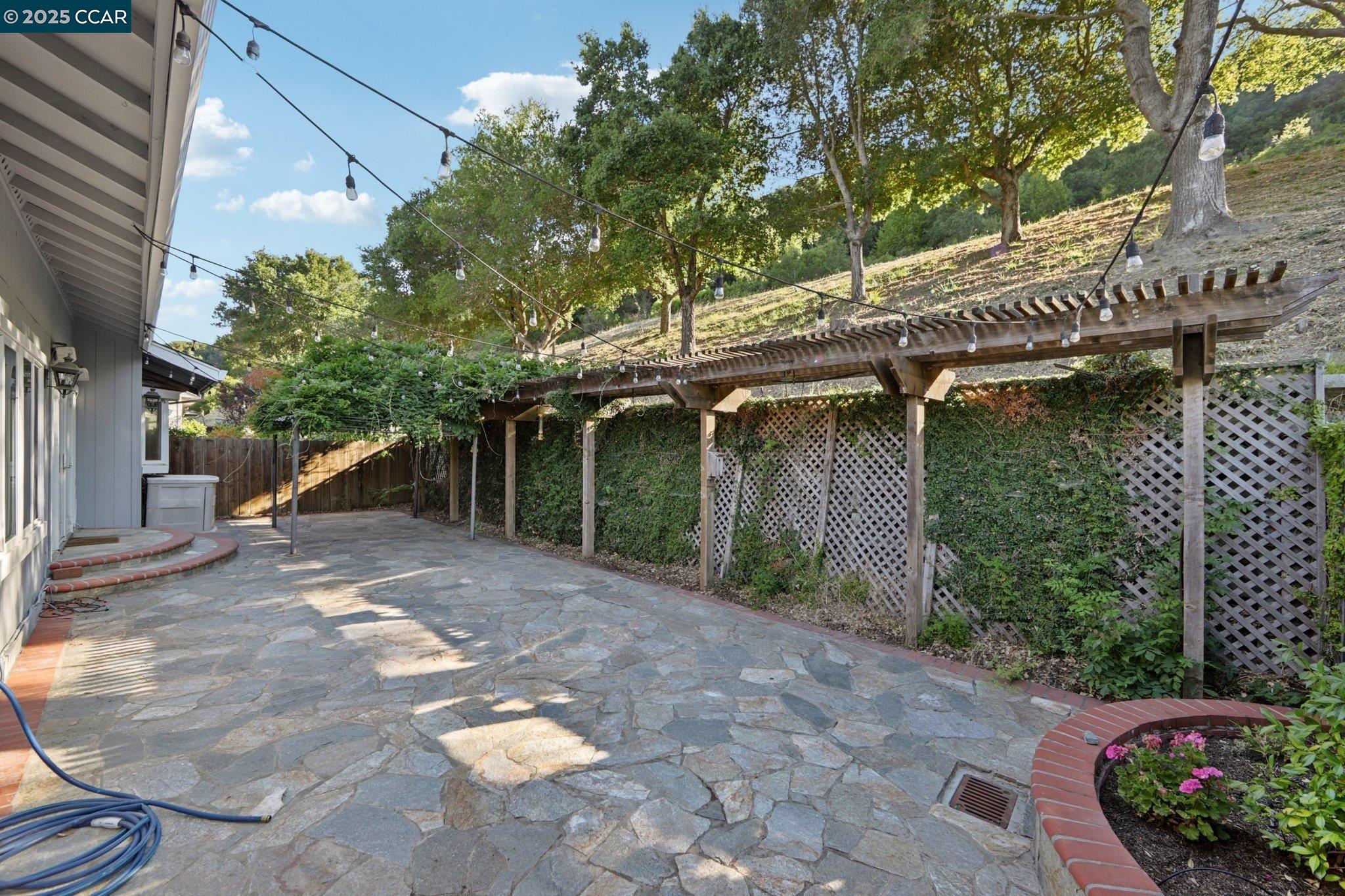Detail Gallery Image 33 of 52 For 20 Broadmoor St, Moraga,  CA 94556 - 2 Beds | 2 Baths