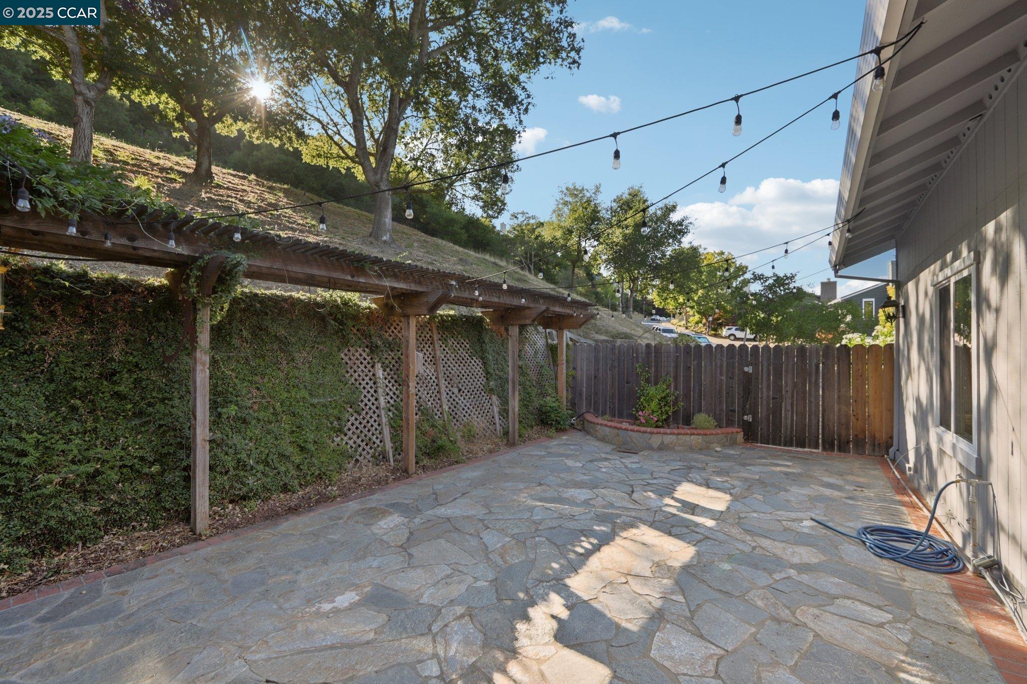 Detail Gallery Image 36 of 52 For 20 Broadmoor St, Moraga,  CA 94556 - 2 Beds | 2 Baths