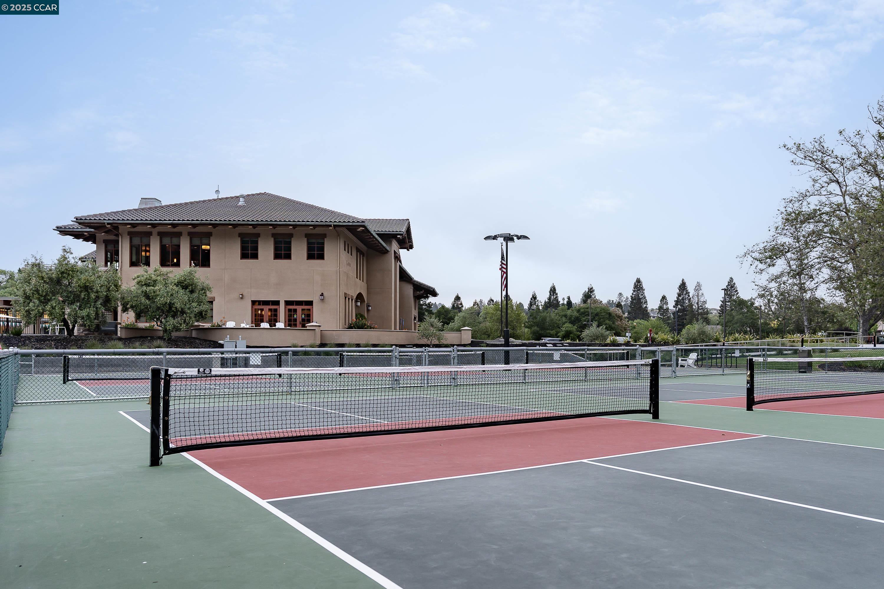 Detail Gallery Image 46 of 52 For 20 Broadmoor St, Moraga,  CA 94556 - 2 Beds | 2 Baths