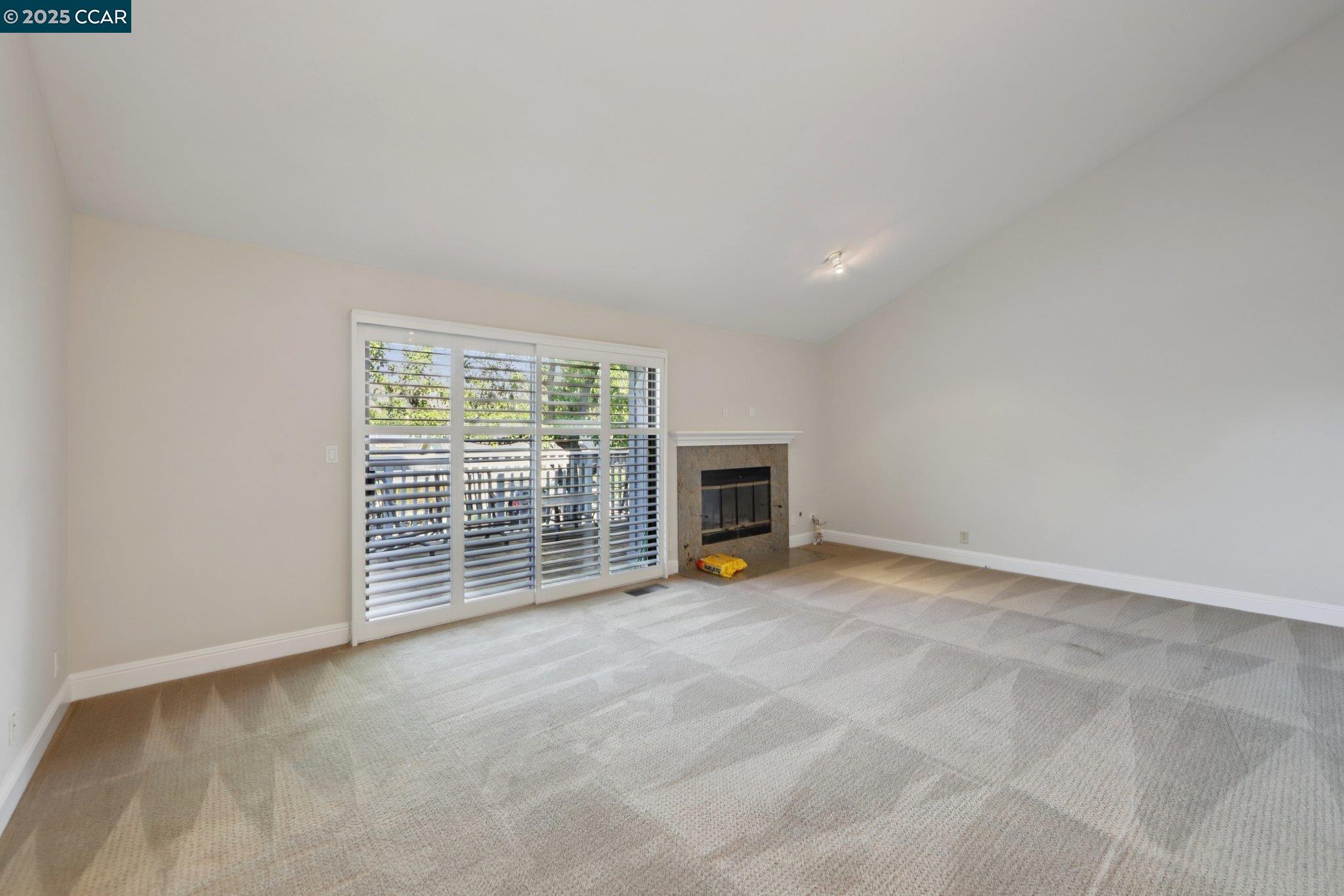 Detail Gallery Image 6 of 52 For 20 Broadmoor St, Moraga,  CA 94556 - 2 Beds | 2 Baths