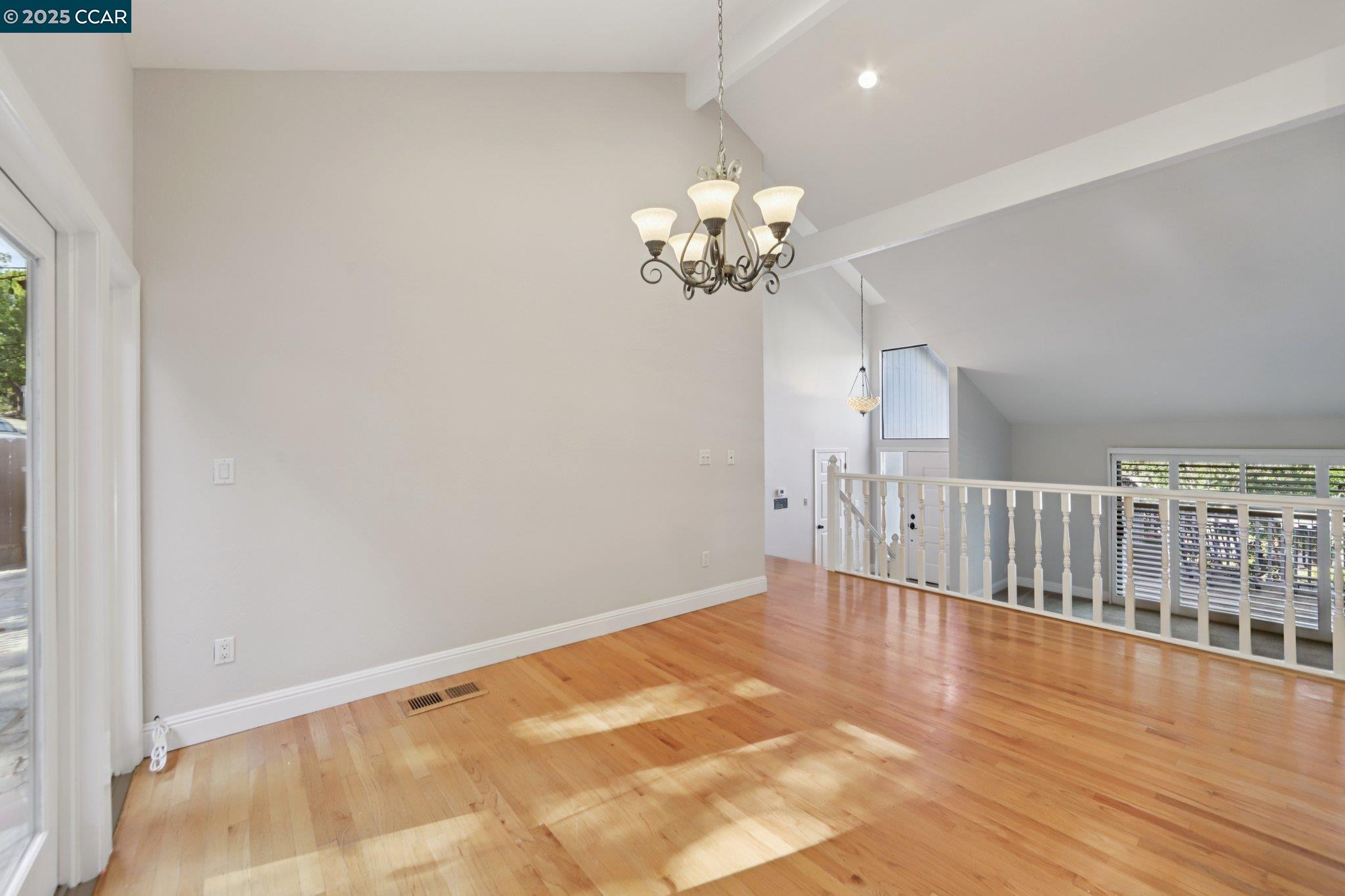 Detail Gallery Image 10 of 52 For 20 Broadmoor St, Moraga,  CA 94556 - 2 Beds | 2 Baths