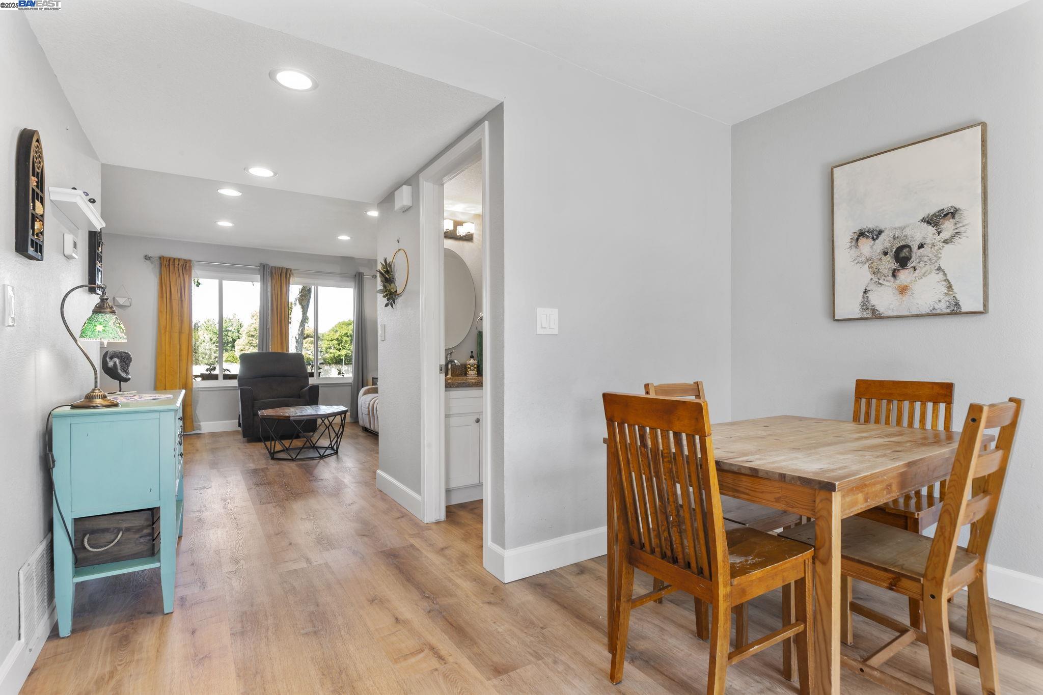 Detail Gallery Image 18 of 59 For 1479 Spring Valley Cmn, Livermore,  CA 94551 - 4 Beds | 2/1 Baths