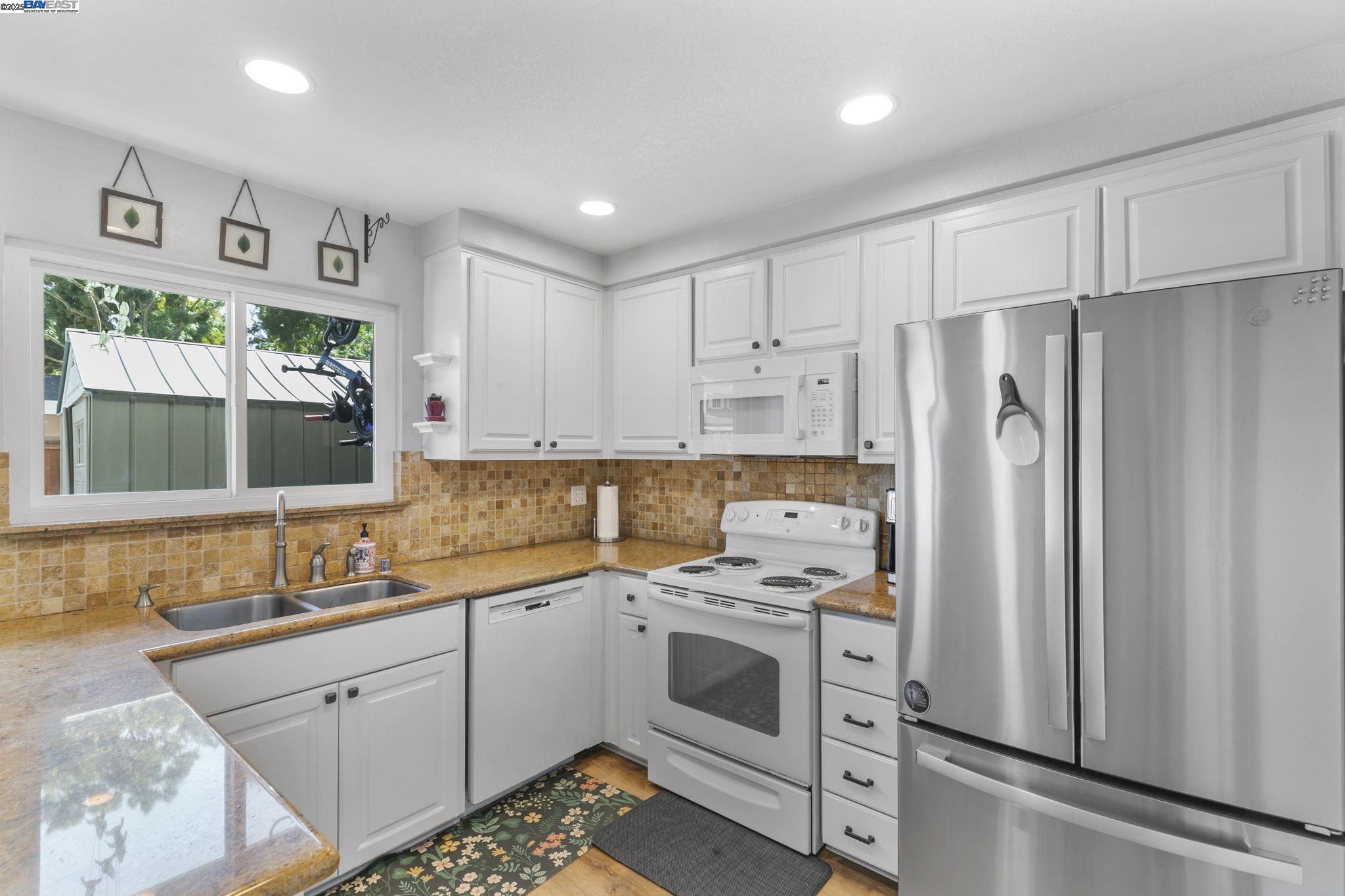 Detail Gallery Image 23 of 59 For 1479 Spring Valley Cmn, Livermore,  CA 94551 - 4 Beds | 2/1 Baths