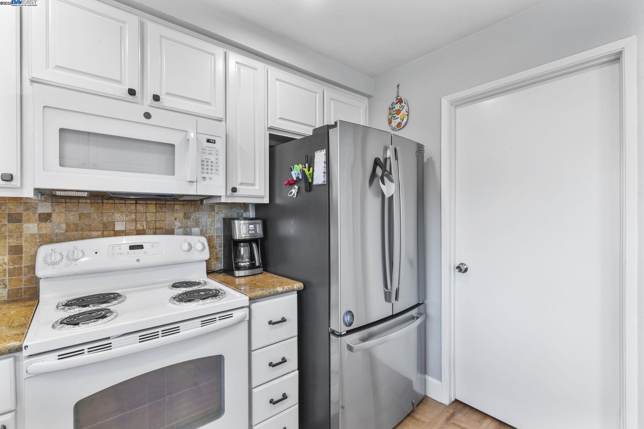 Detail Gallery Image 26 of 59 For 1479 Spring Valley Cmn, Livermore,  CA 94551 - 4 Beds | 2/1 Baths