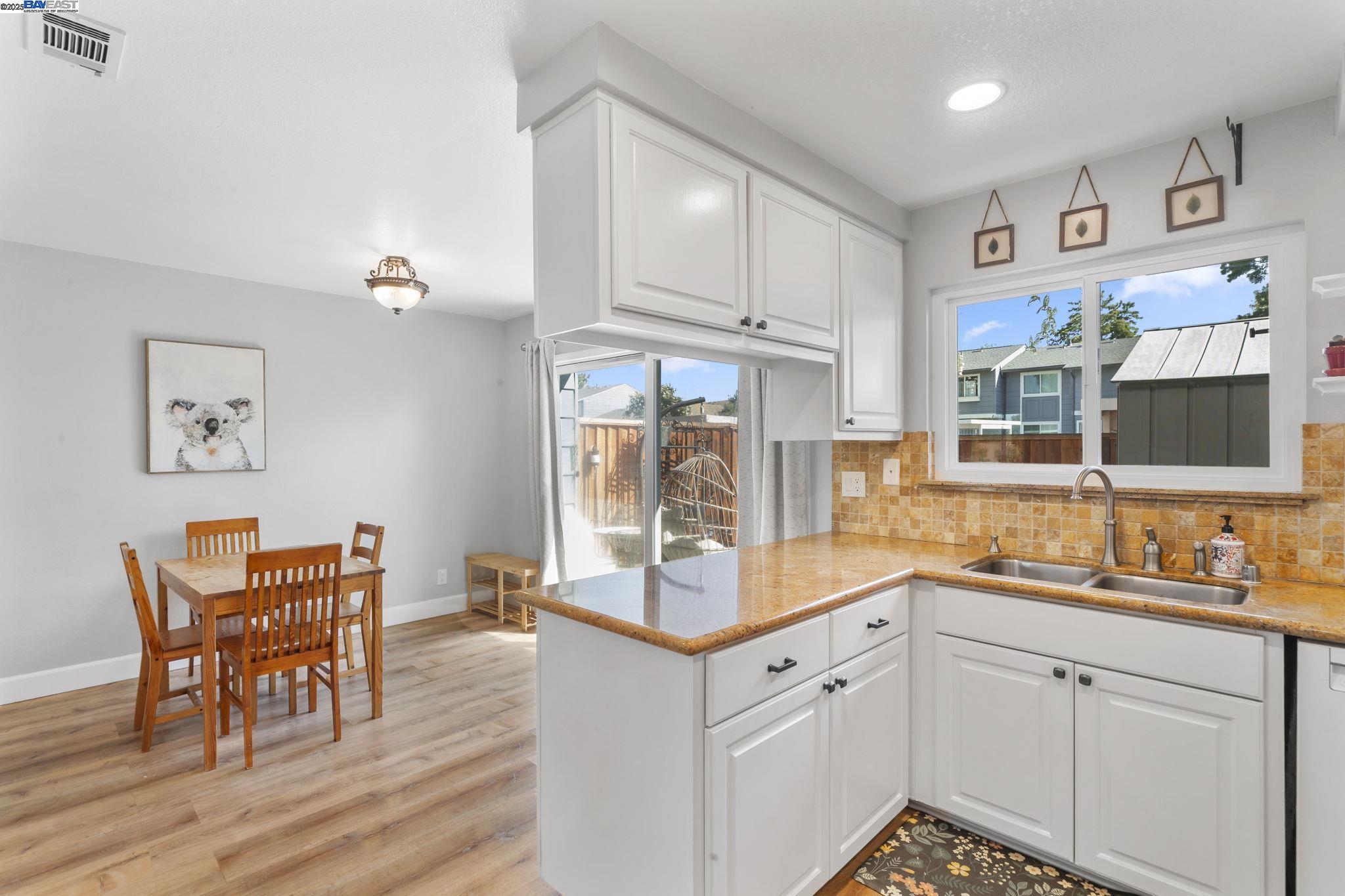 Detail Gallery Image 27 of 59 For 1479 Spring Valley Cmn, Livermore,  CA 94551 - 4 Beds | 2/1 Baths