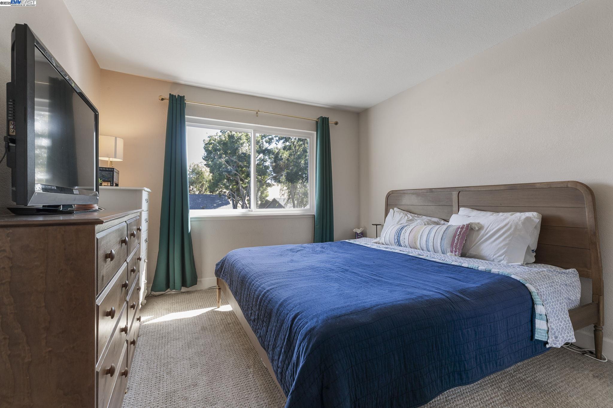 Detail Gallery Image 29 of 59 For 1479 Spring Valley Cmn, Livermore,  CA 94551 - 4 Beds | 2/1 Baths