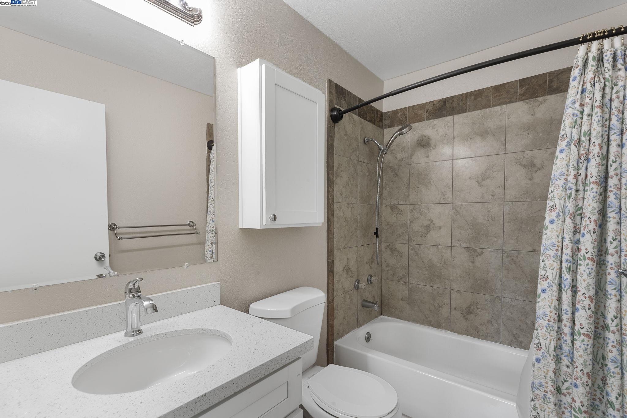 Detail Gallery Image 32 of 59 For 1479 Spring Valley Cmn, Livermore,  CA 94551 - 4 Beds | 2/1 Baths