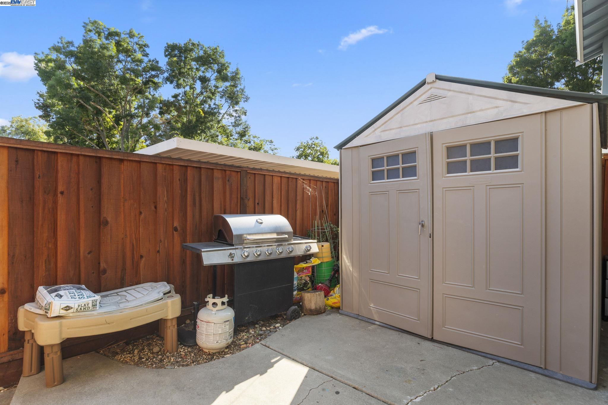 Detail Gallery Image 49 of 59 For 1479 Spring Valley Cmn, Livermore,  CA 94551 - 4 Beds | 2/1 Baths