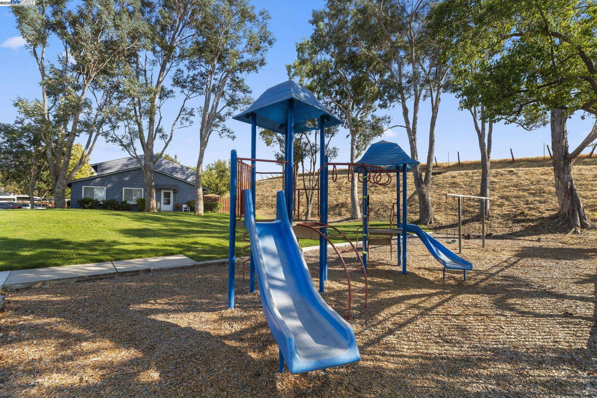 Detail Gallery Image 56 of 59 For 1479 Spring Valley Cmn, Livermore,  CA 94551 - 4 Beds | 2/1 Baths