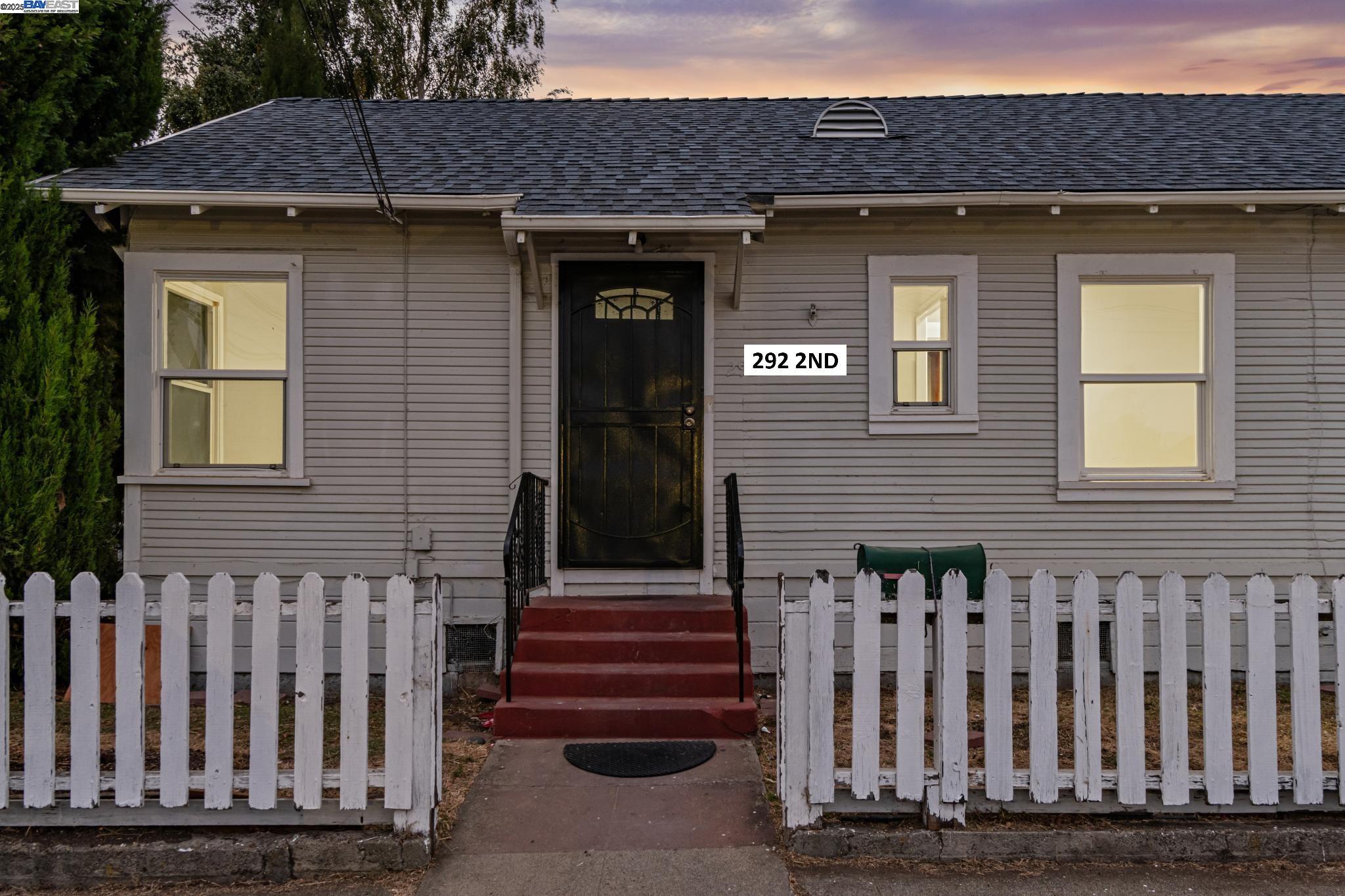 Detail Gallery Image 2 of 50 For 290 2nd Ave, San Leandro,  CA 94577 - 4 Beds | 2 Baths