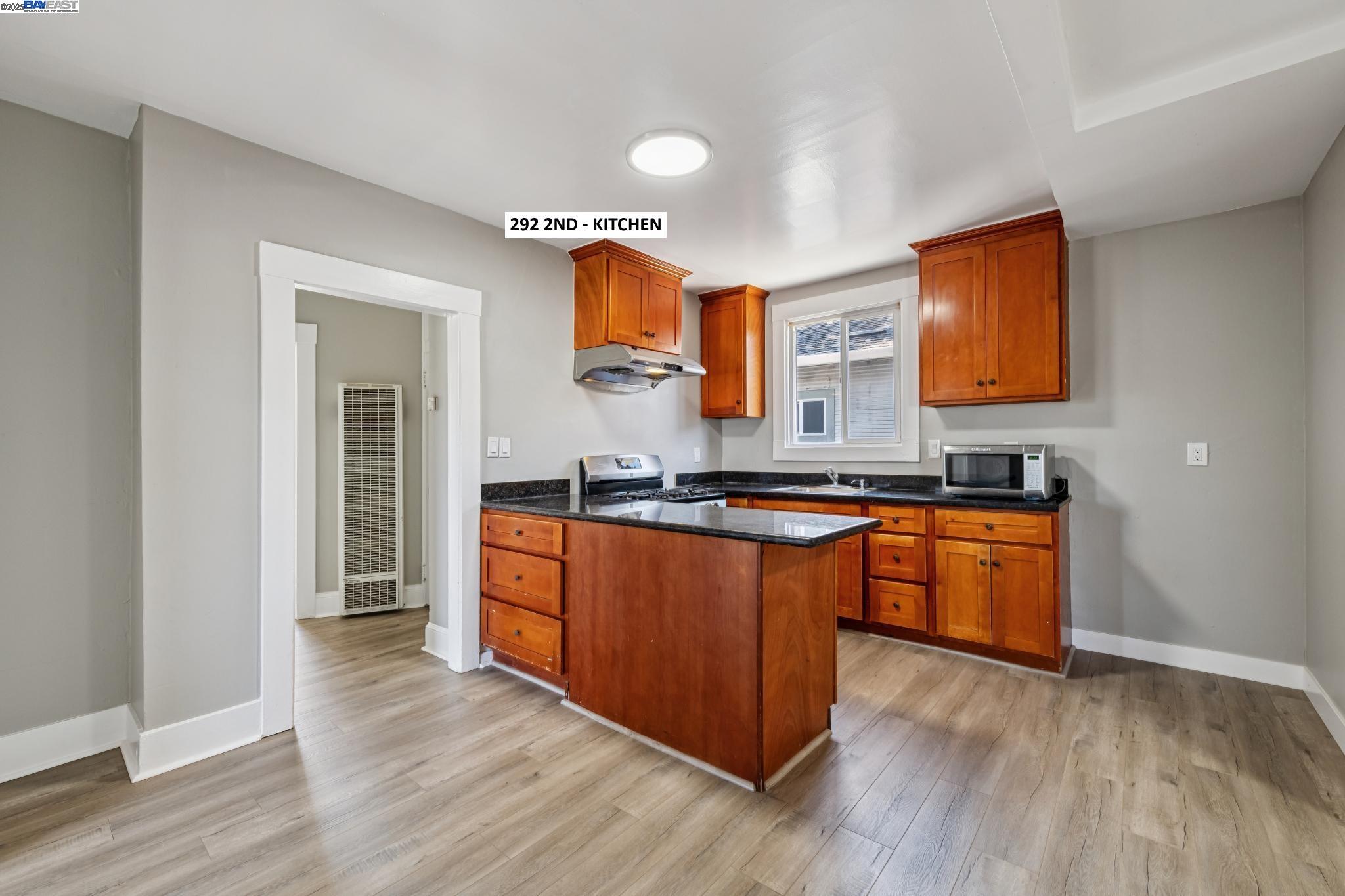 Detail Gallery Image 8 of 50 For 290 2nd Ave, San Leandro,  CA 94577 - 4 Beds | 2 Baths
