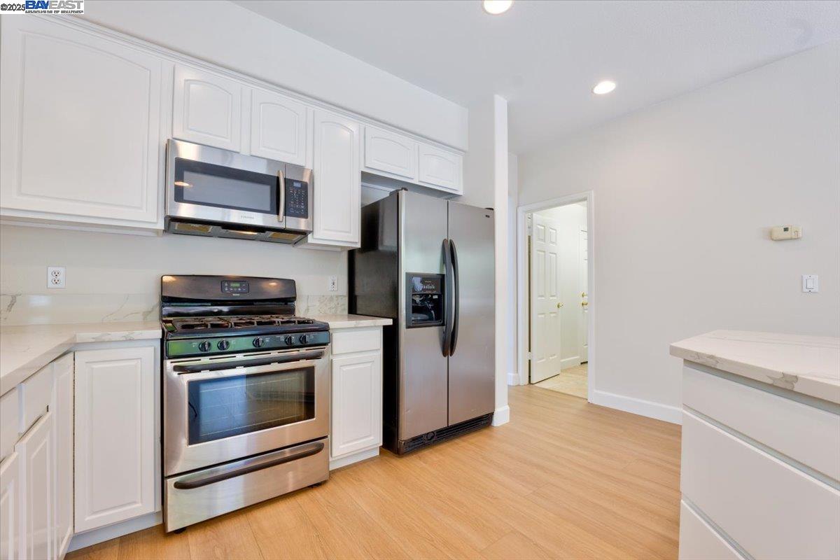 Detail Gallery Image 23 of 60 For 5615 Applegate Way, Dublin,  CA 94568 - 5 Beds | 3 Baths