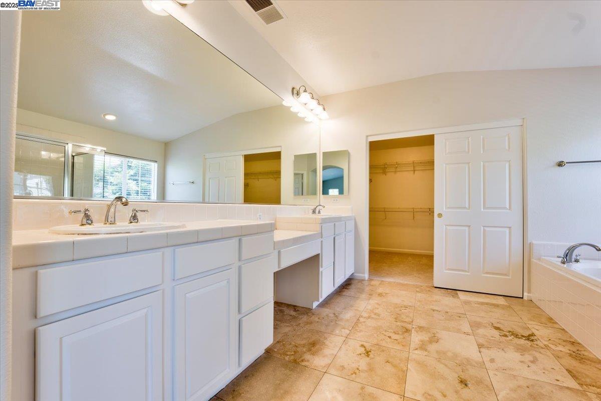 Detail Gallery Image 39 of 60 For 5615 Applegate Way, Dublin,  CA 94568 - 5 Beds | 3 Baths