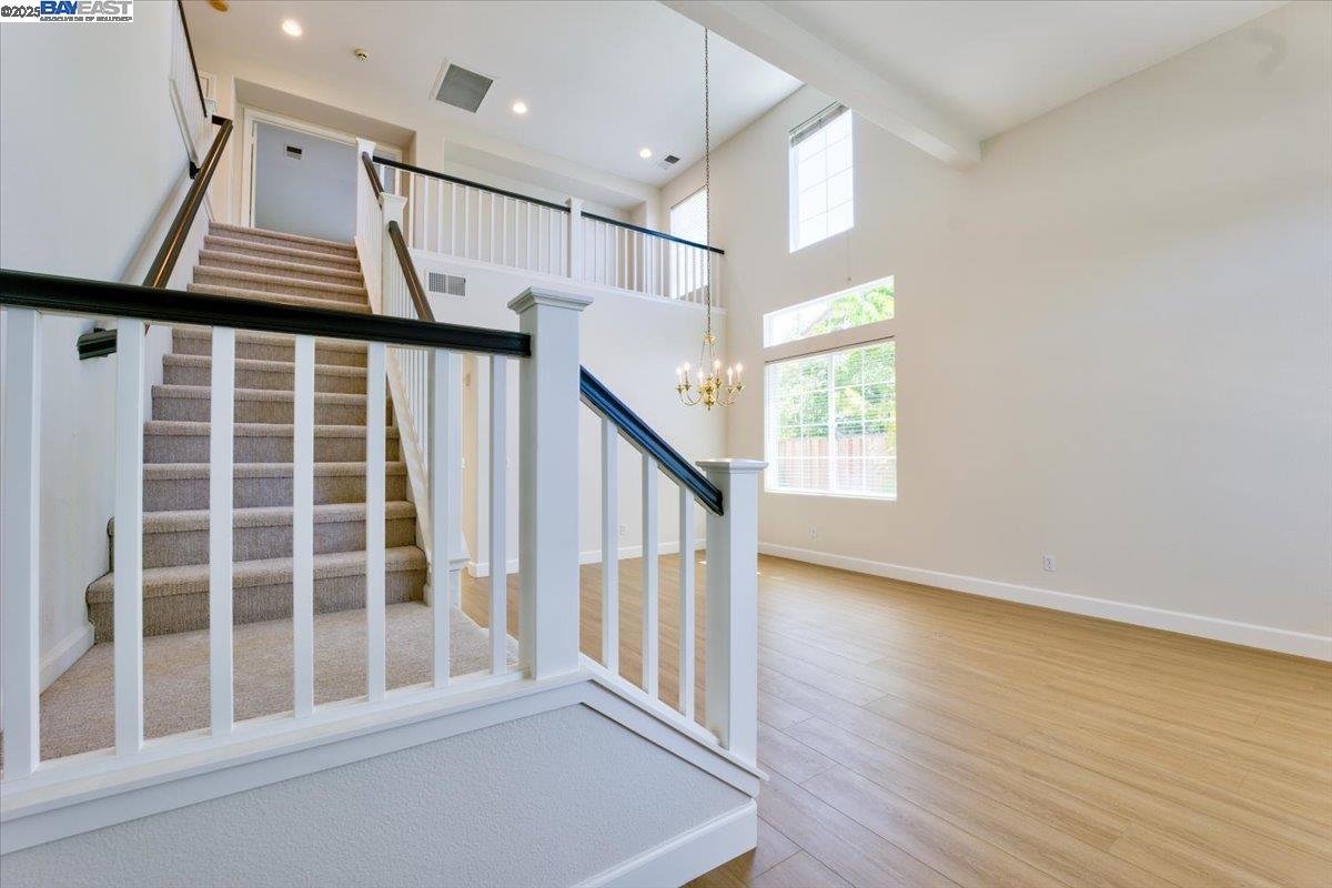 Detail Gallery Image 6 of 60 For 5615 Applegate Way, Dublin,  CA 94568 - 5 Beds | 3 Baths
