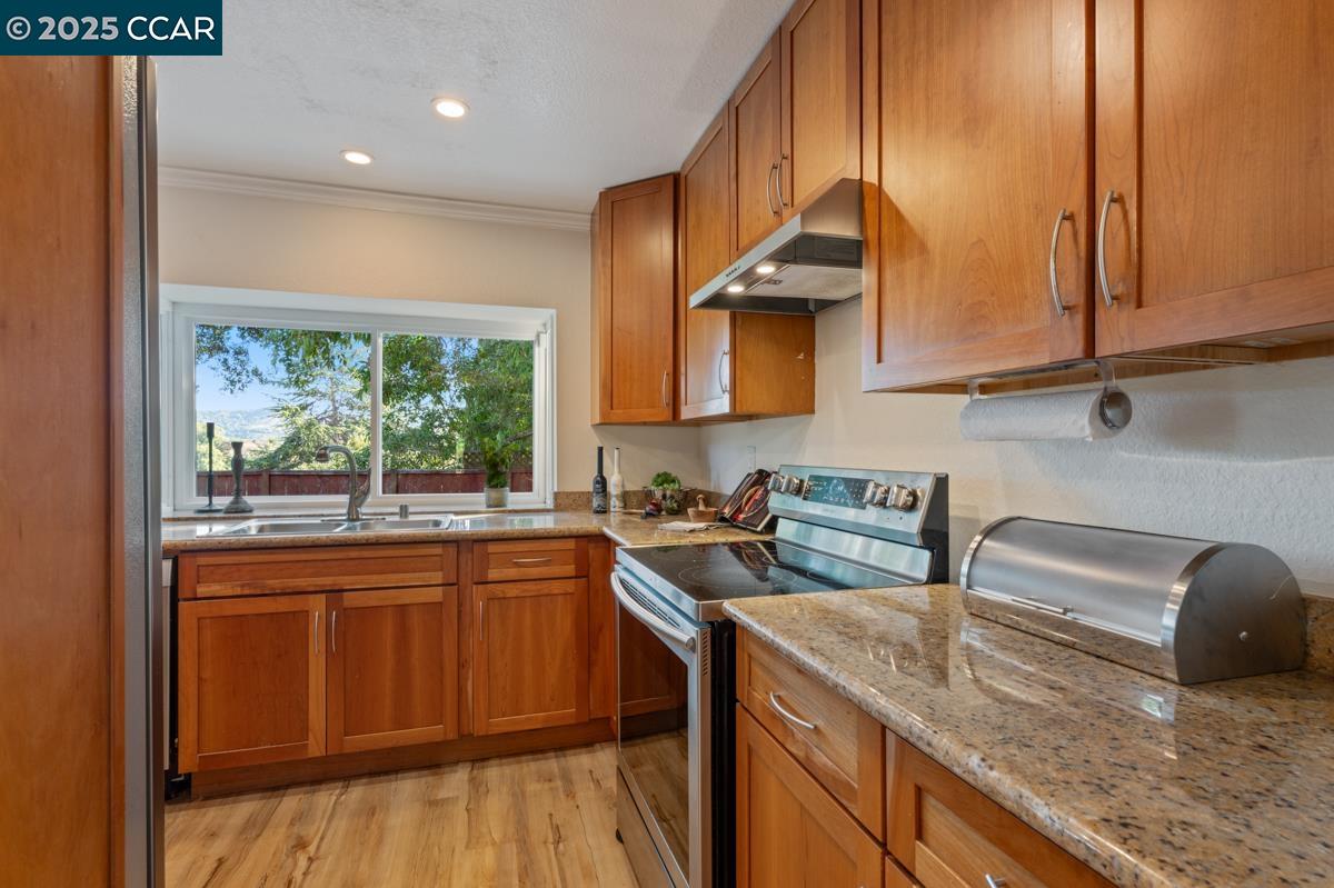 Detail Gallery Image 13 of 57 For 4824 Skyhawk Dr, Richmond,  CA 94803 - 4 Beds | 2 Baths