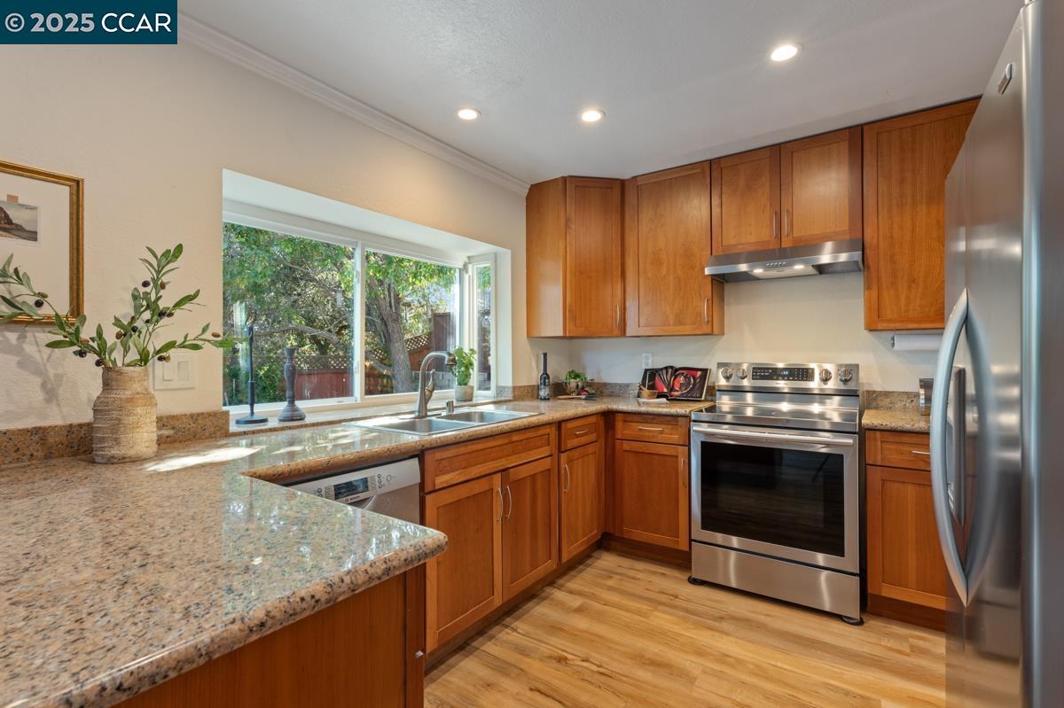 Detail Gallery Image 14 of 57 For 4824 Skyhawk Dr, Richmond,  CA 94803 - 4 Beds | 2 Baths
