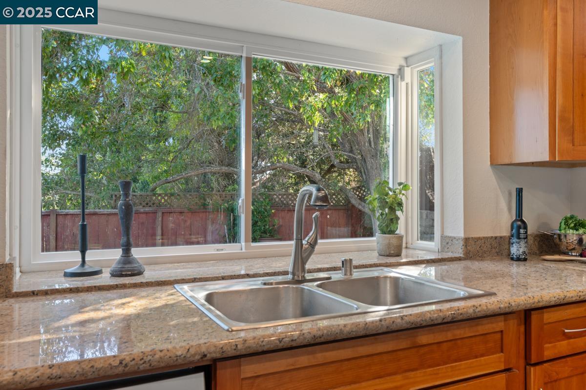 Detail Gallery Image 15 of 57 For 4824 Skyhawk Dr, Richmond,  CA 94803 - 4 Beds | 2 Baths