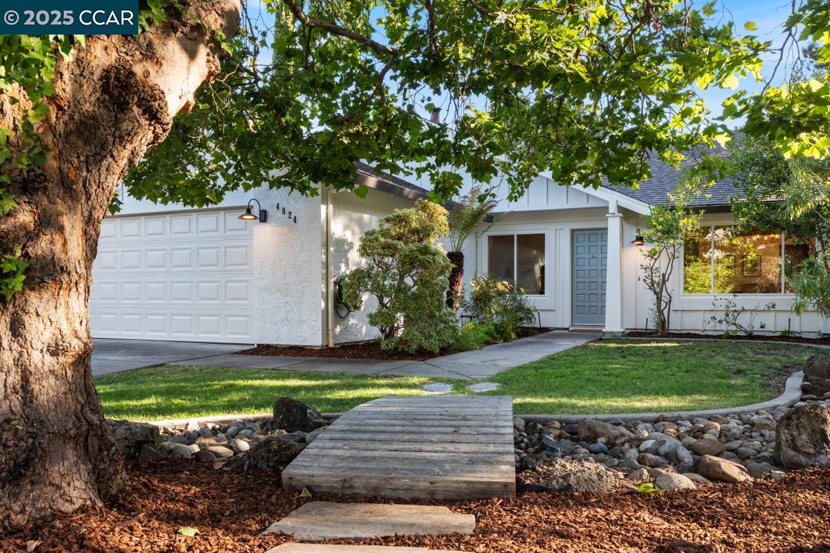 Detail Gallery Image 3 of 57 For 4824 Skyhawk Dr, Richmond,  CA 94803 - 4 Beds | 2 Baths