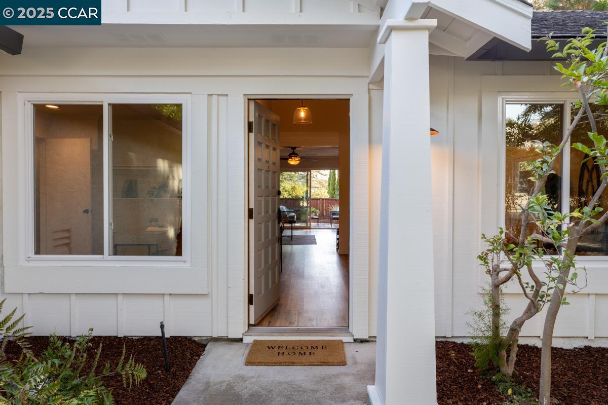 Detail Gallery Image 4 of 57 For 4824 Skyhawk Dr, Richmond,  CA 94803 - 4 Beds | 2 Baths